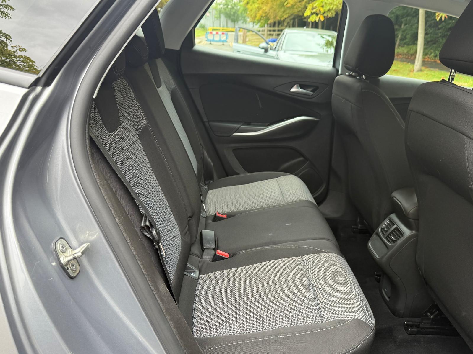 Vauxhall Grandland X 1.2 Turbo SE SUV 5dr Petrol Manual Euro 6 (s/s) (130 ps)