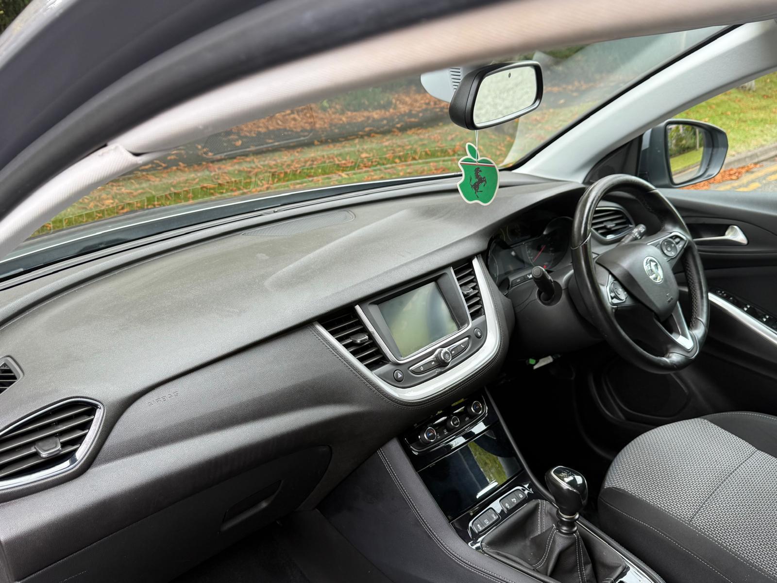 Vauxhall Grandland X 1.2 Turbo SE SUV 5dr Petrol Manual Euro 6 (s/s) (130 ps)