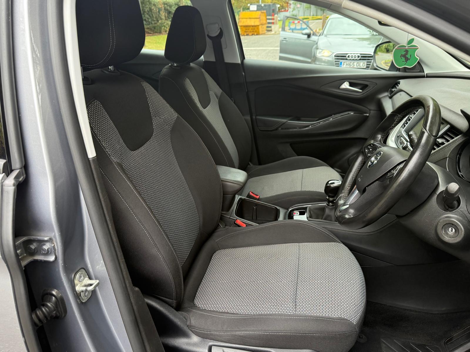 Vauxhall Grandland X 1.2 Turbo SE SUV 5dr Petrol Manual Euro 6 (s/s) (130 ps)