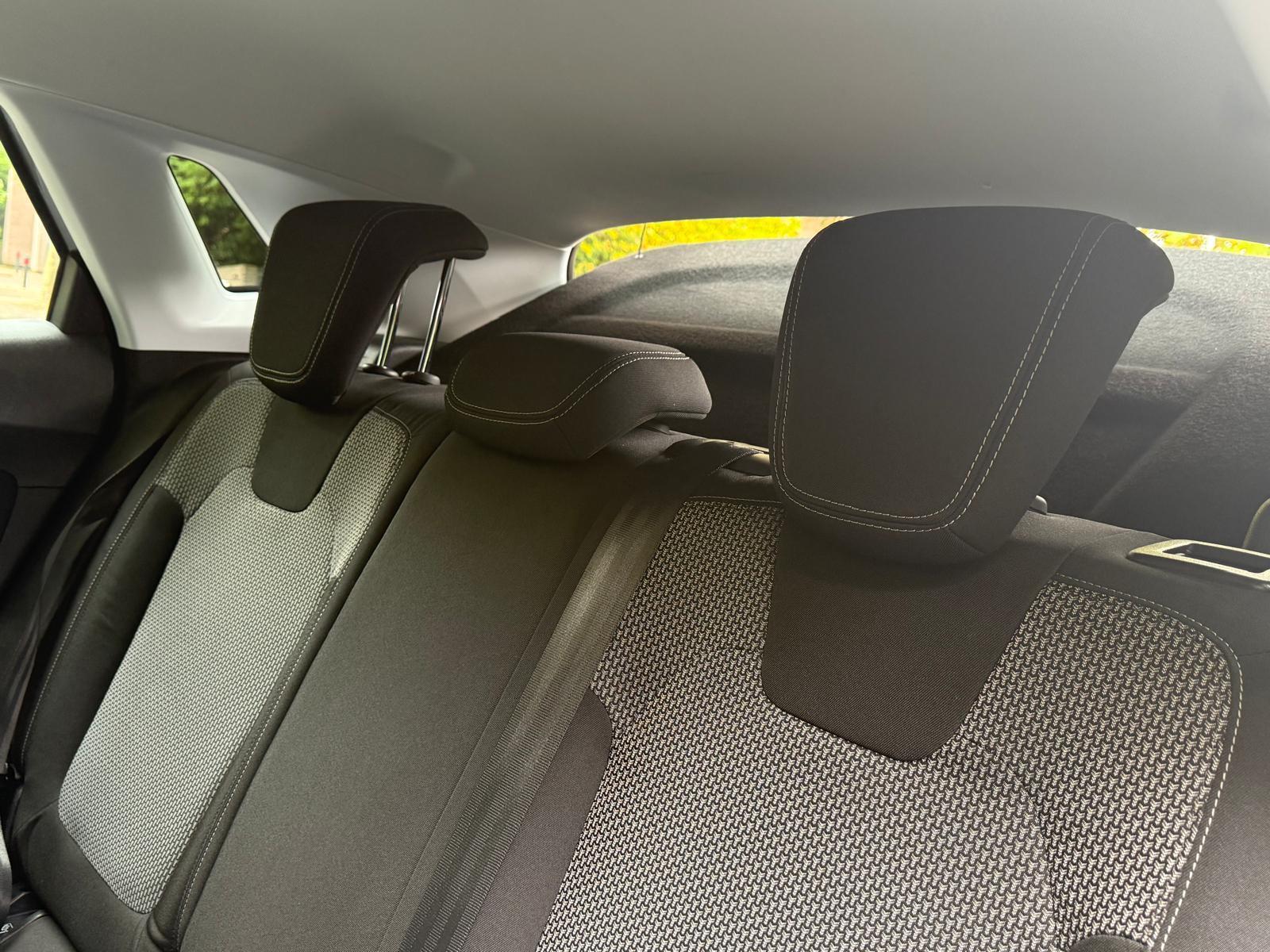 Vauxhall Grandland X 1.2 Turbo SE SUV 5dr Petrol Manual Euro 6 (s/s) (130 ps)