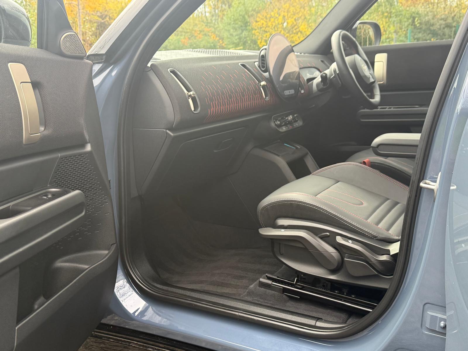 MINI Electric Countryman E 66.5kWh Sport SUV 5dr Electric Auto (204 ps)