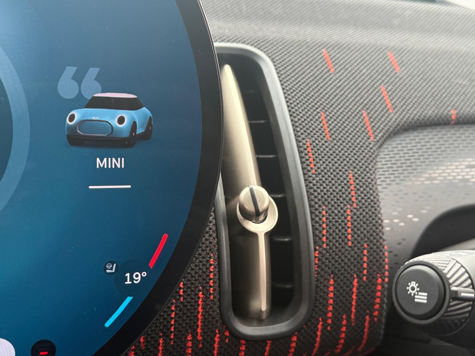 MINI Electric Countryman E 66.5kWh Sport SUV 5dr Electric Auto (204 ps)