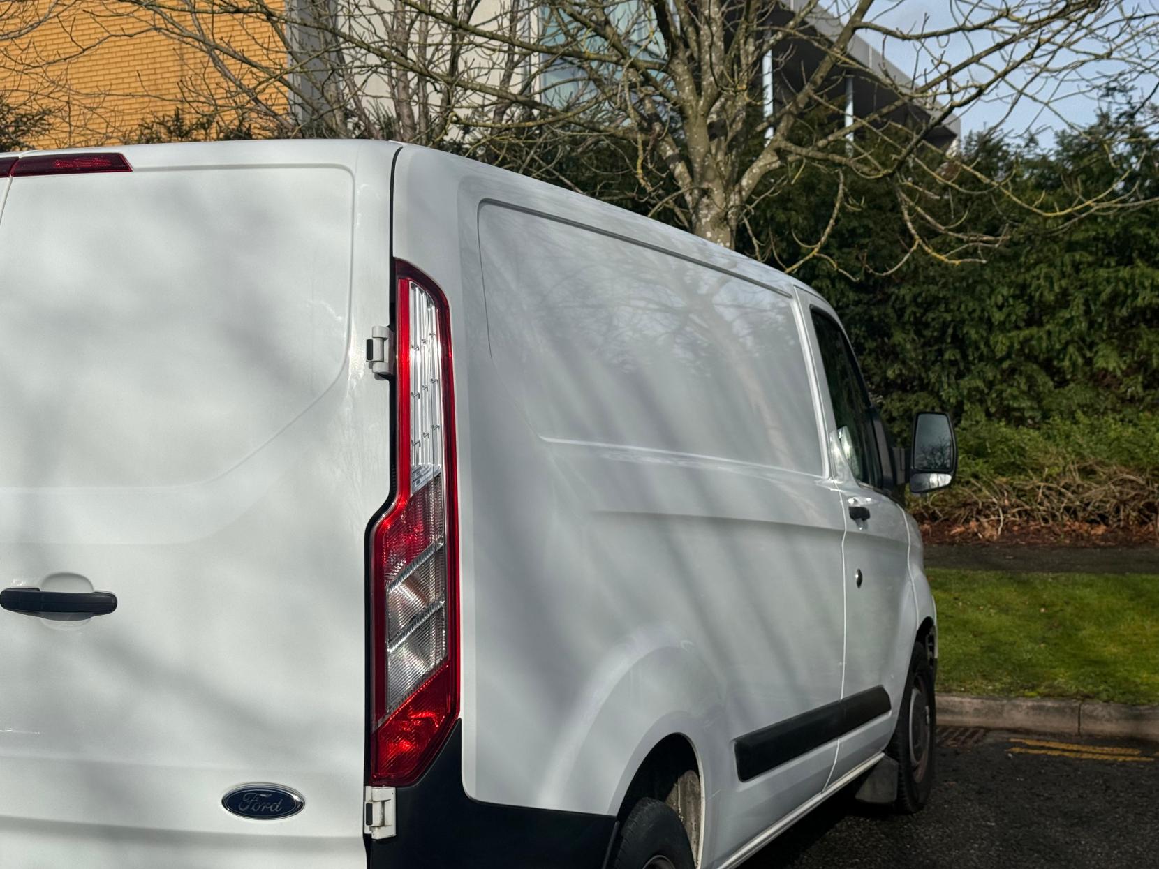 Ford Transit Custom 2.0 300 EcoBlue Leader Panel Van 5dr Diesel Manual L1 H1 Euro 6 (s/s) (130 ps)