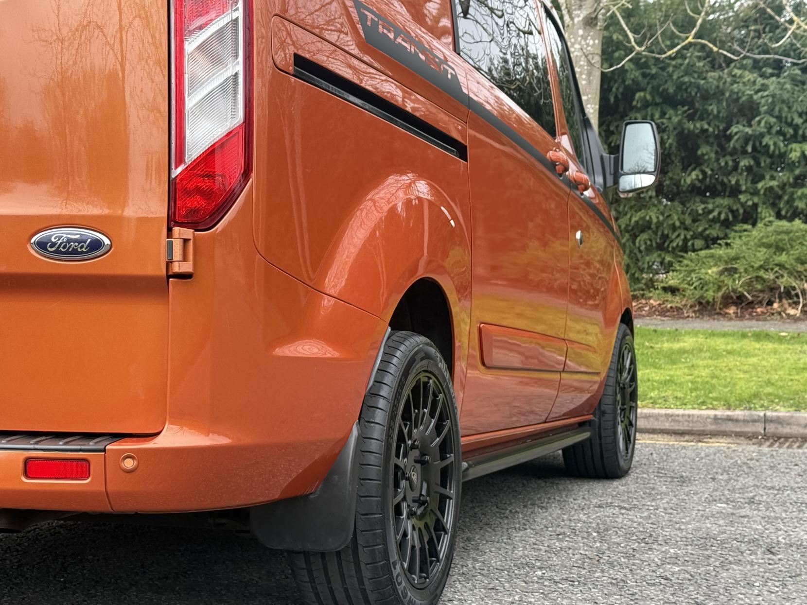 Ford Transit Custom 2.0 320 EcoBlue Limited Crew Van Double Cab 5dr Diesel Manual L1 H1 Euro 6 (s/s) (130 ps)