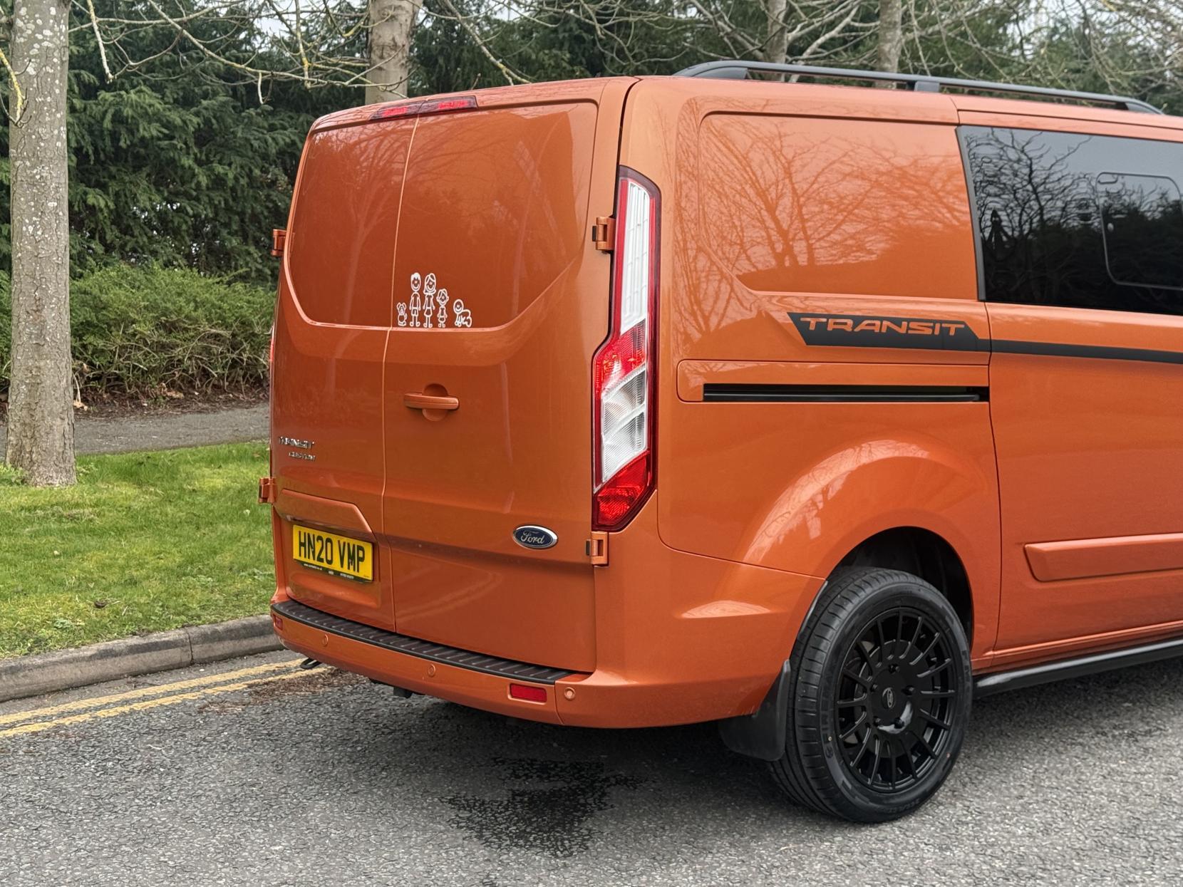 Ford Transit Custom 2.0 320 EcoBlue Limited Crew Van Double Cab 5dr Diesel Manual L1 H1 Euro 6 (s/s) (130 ps)