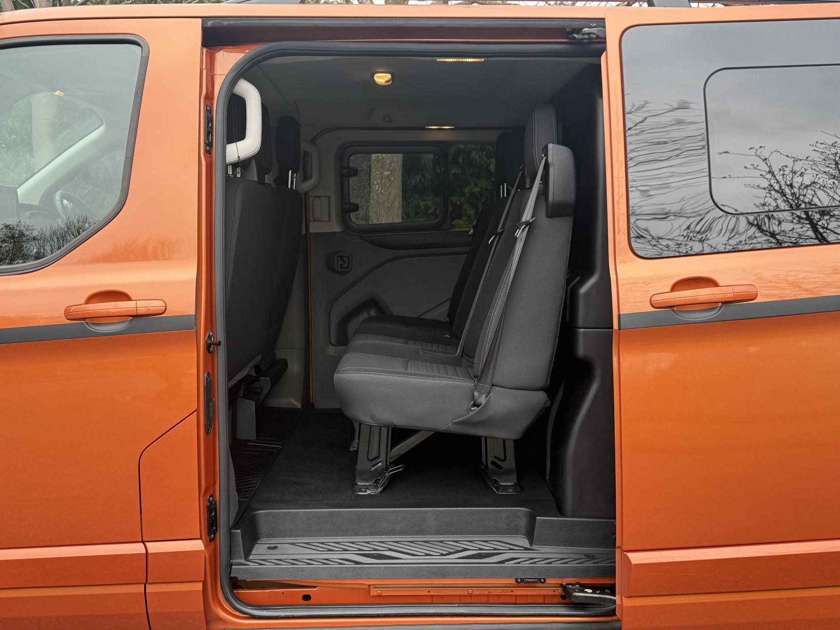 Ford Transit Custom 2.0 320 EcoBlue Limited Crew Van Double Cab 5dr Diesel Manual L1 H1 Euro 6 (s/s) (130 ps)