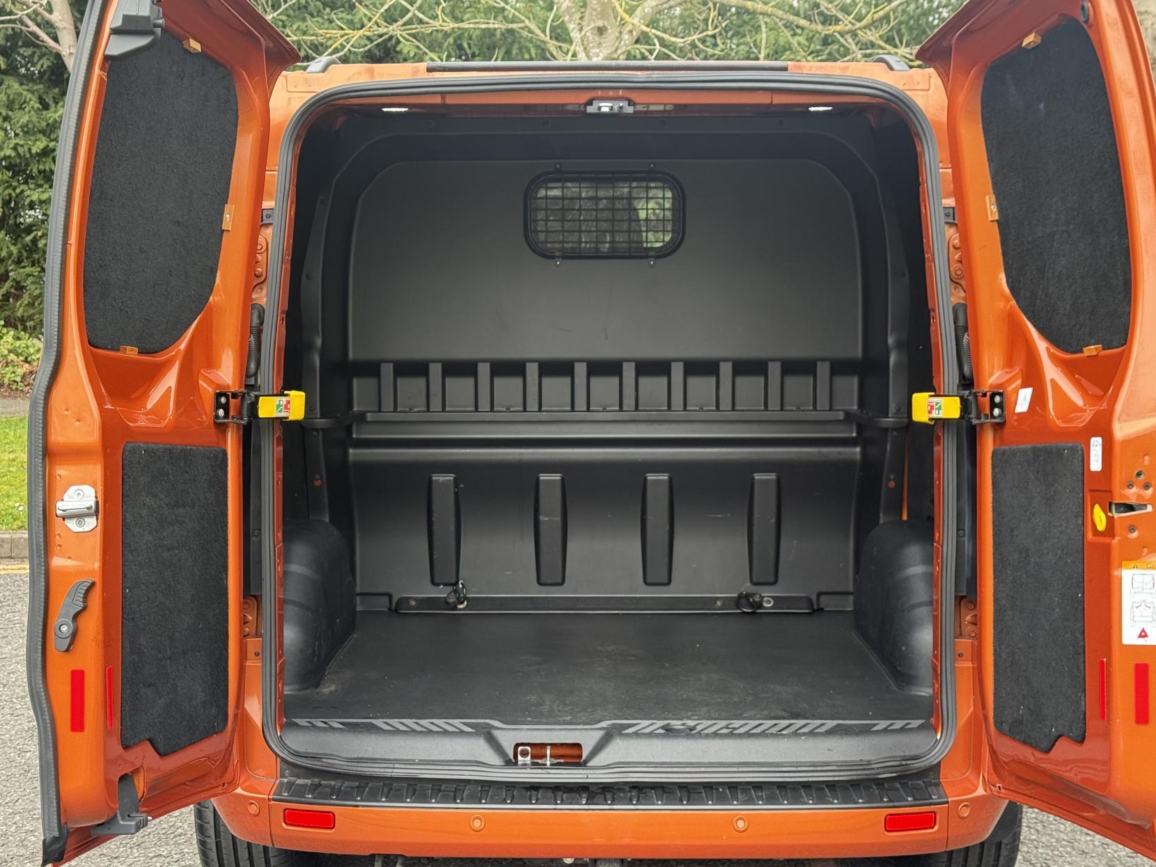 Ford Transit Custom 2.0 320 EcoBlue Limited Crew Van Double Cab 5dr Diesel Manual L1 H1 Euro 6 (s/s) (130 ps)