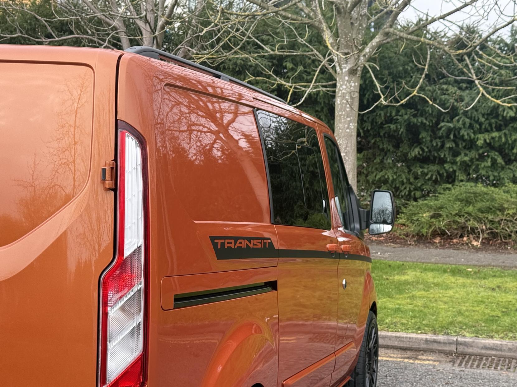 Ford Transit Custom 2.0 320 EcoBlue Limited Crew Van Double Cab 5dr Diesel Manual L1 H1 Euro 6 (s/s) (130 ps)