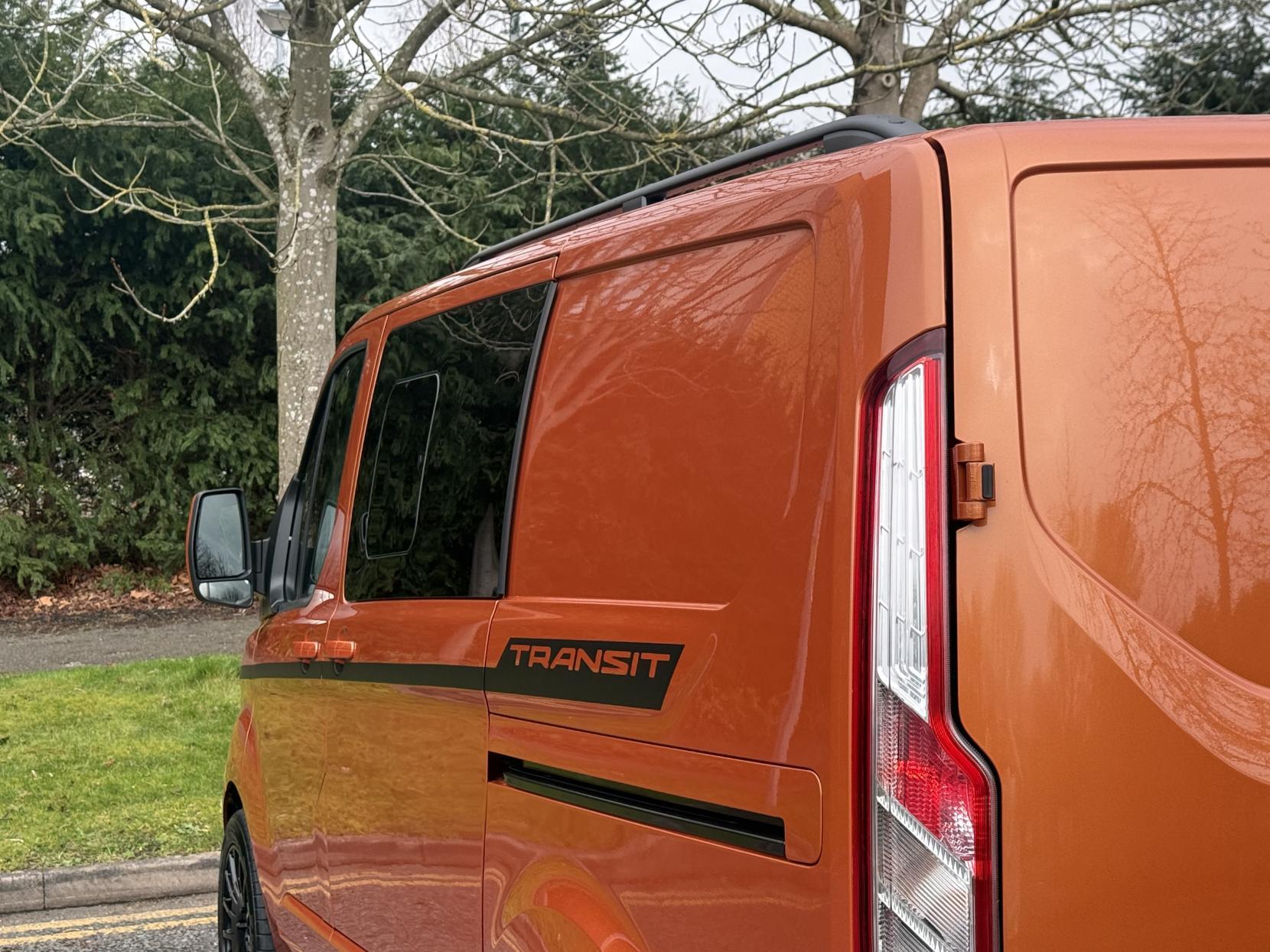 Ford Transit Custom 2.0 320 EcoBlue Limited Crew Van Double Cab 5dr Diesel Manual L1 H1 Euro 6 (s/s) (130 ps)