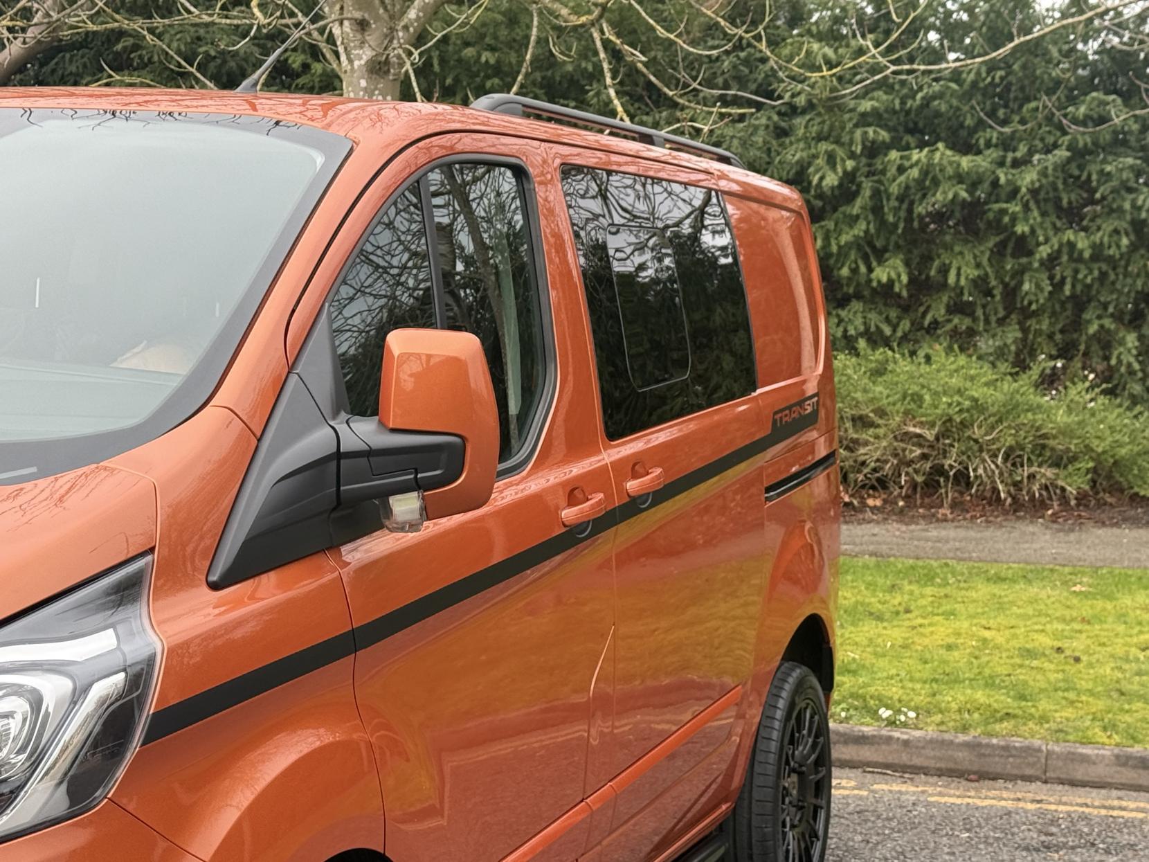 Ford Transit Custom 2.0 320 EcoBlue Limited Crew Van Double Cab 5dr Diesel Manual L1 H1 Euro 6 (s/s) (130 ps)