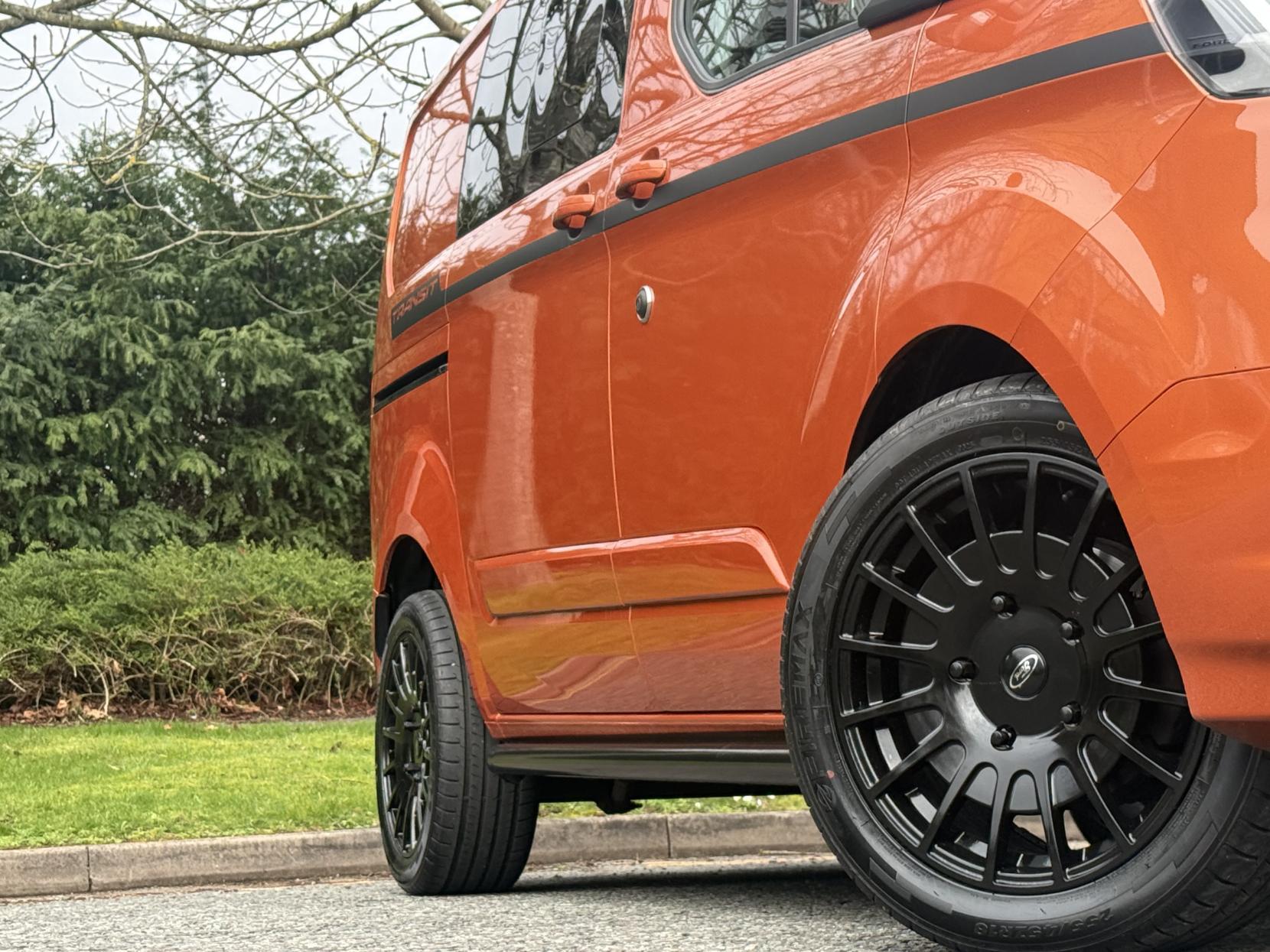 Ford Transit Custom 2.0 320 EcoBlue Limited Crew Van Double Cab 5dr Diesel Manual L1 H1 Euro 6 (s/s) (130 ps)