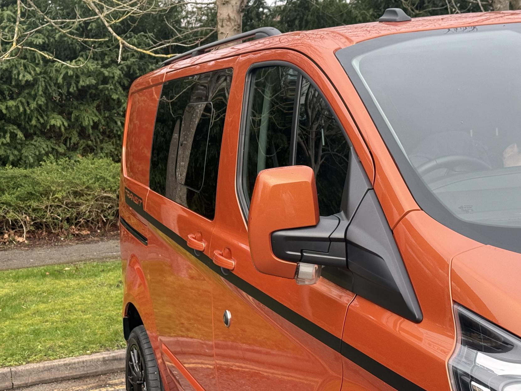 Ford Transit Custom 2.0 320 EcoBlue Limited Crew Van Double Cab 5dr Diesel Manual L1 H1 Euro 6 (s/s) (130 ps)