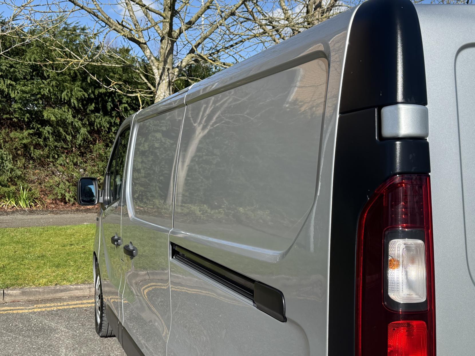 Vauxhall Vivaro 1.6 CDTi 2900 Sportive Panel Van 5dr Diesel Manual L2 H1 Euro 6 (120 ps)