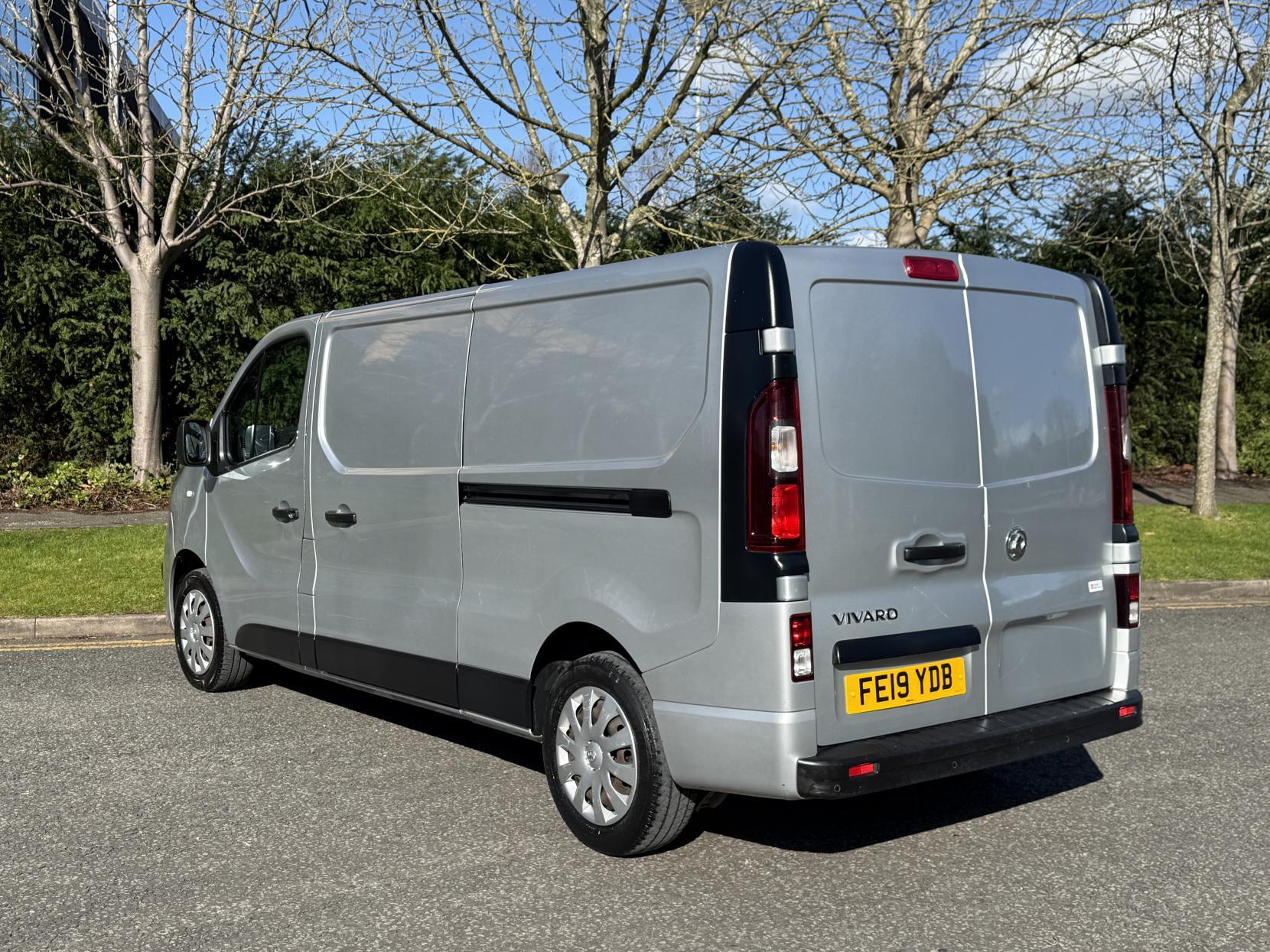 Vauxhall Vivaro 1.6 CDTi 2900 Sportive Panel Van 5dr Diesel Manual L2 H1 Euro 6 (120 ps)