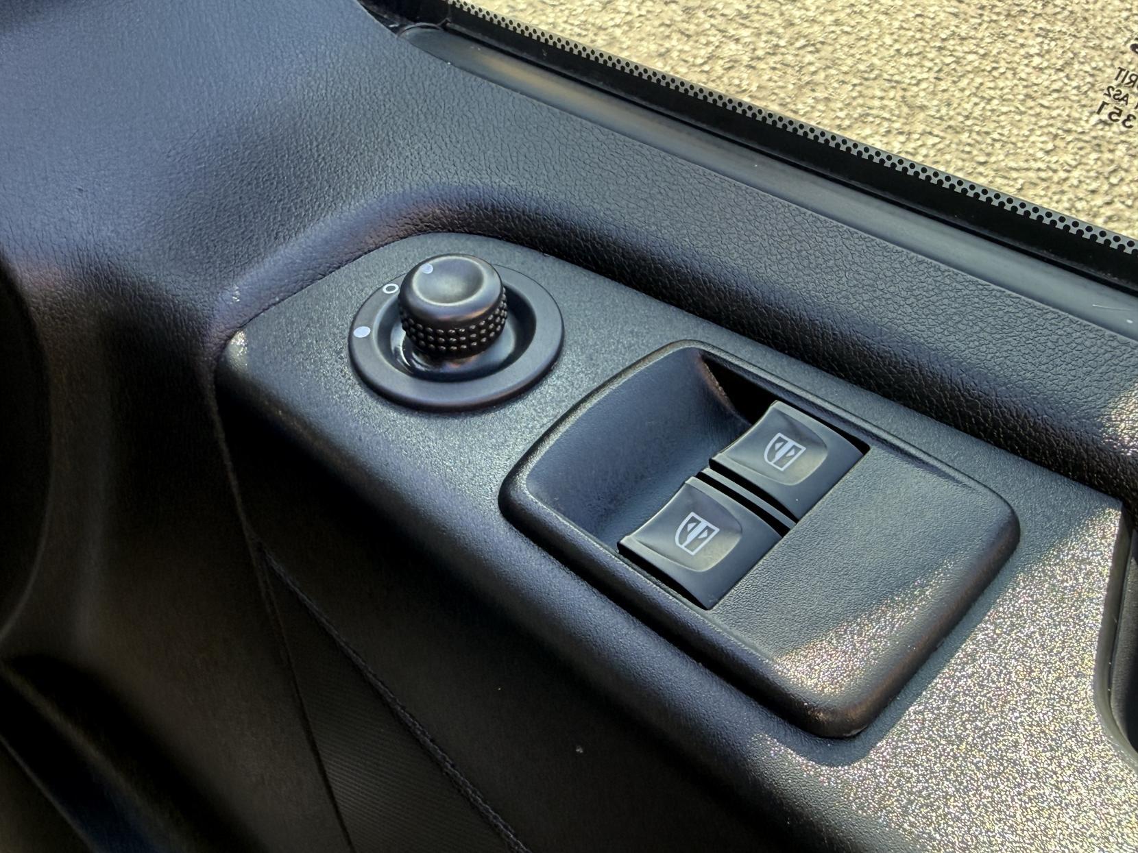 Vauxhall Vivaro 1.6 CDTi 2900 Sportive Panel Van 5dr Diesel Manual L2 H1 Euro 6 (120 ps)