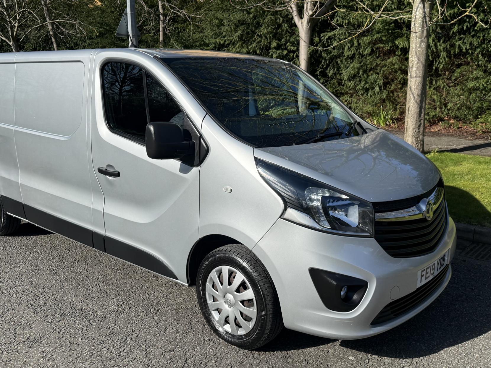 Vauxhall Vivaro 1.6 CDTi 2900 Sportive Panel Van 5dr Diesel Manual L2 H1 Euro 6 (120 ps)