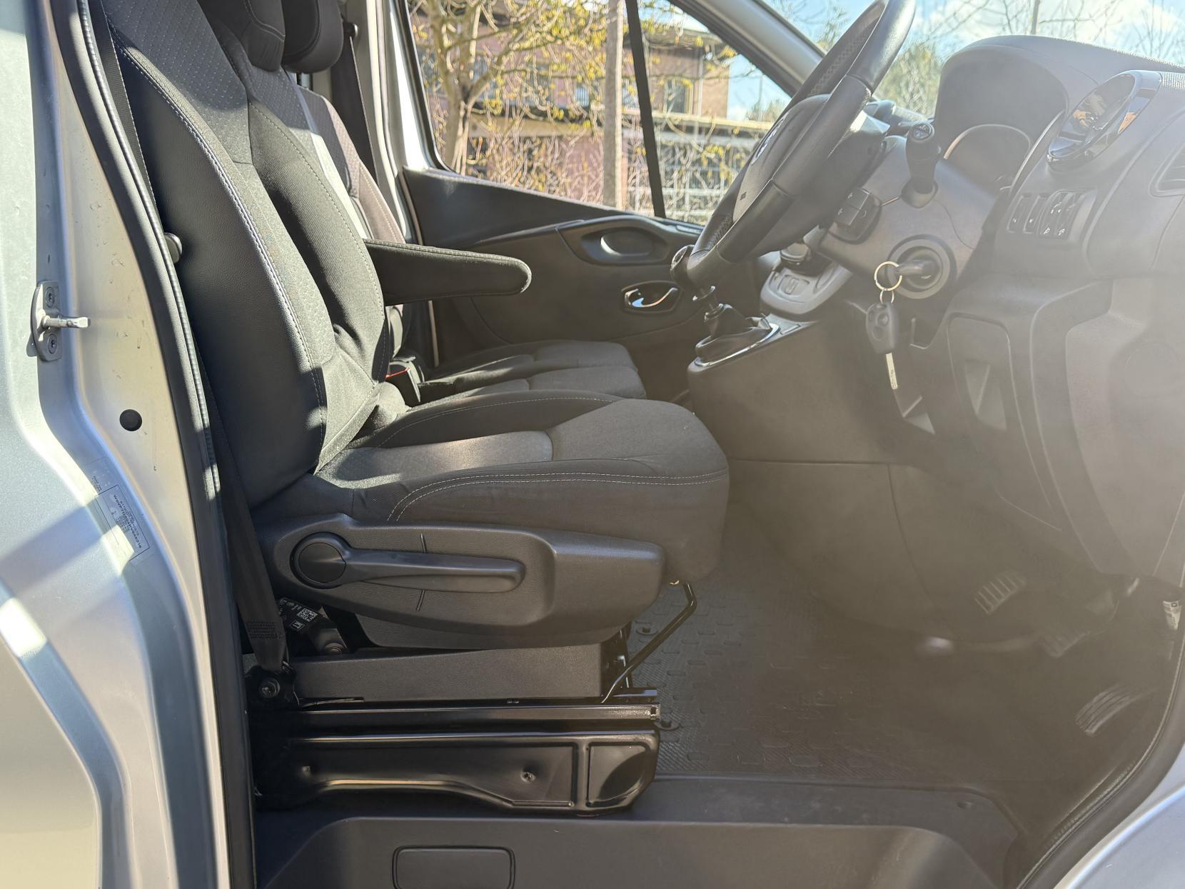 Vauxhall Vivaro 1.6 CDTi 2900 Sportive Panel Van 5dr Diesel Manual L2 H1 Euro 6 (120 ps)