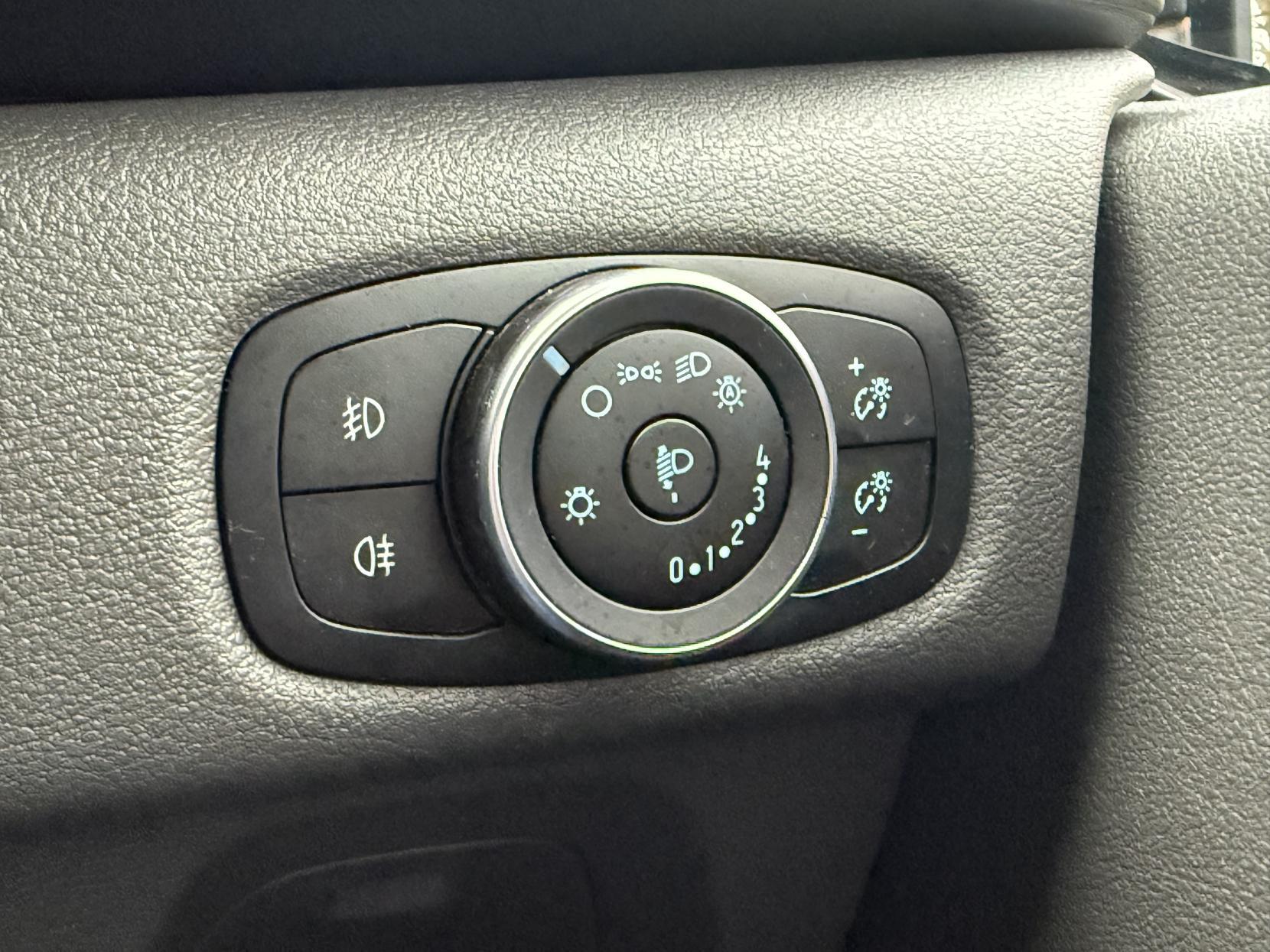 Ford Transit Custom 2.0 280 EcoBlue Limited Panel Van 5dr Diesel Auto L1 H1 Euro 6 (s/s) (130 ps)