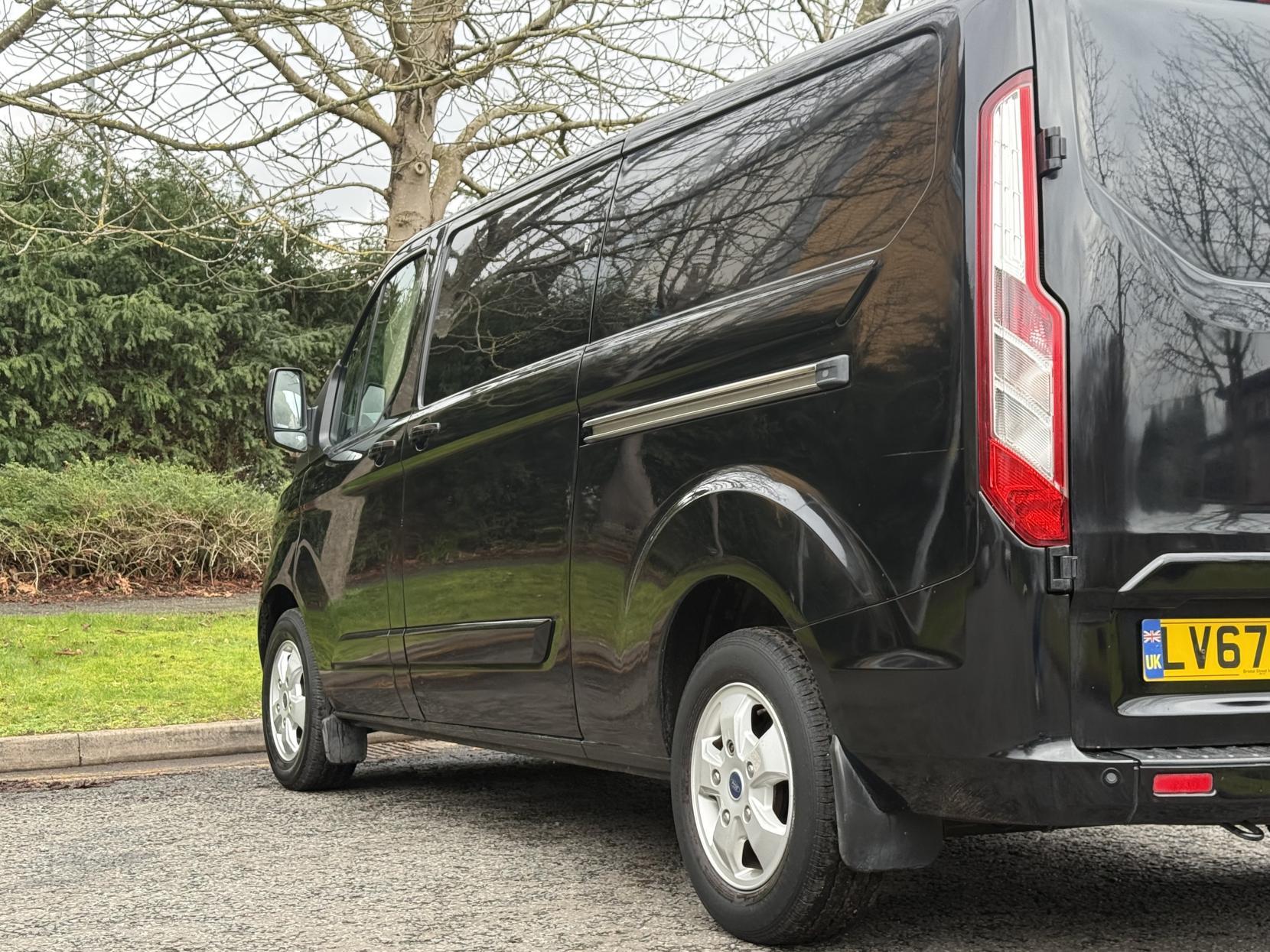 Ford Transit Custom 2.0 TDCi 290 Limited Panel Van 5dr Diesel Manual L1 H1 (157 g/km, 168 bhp)