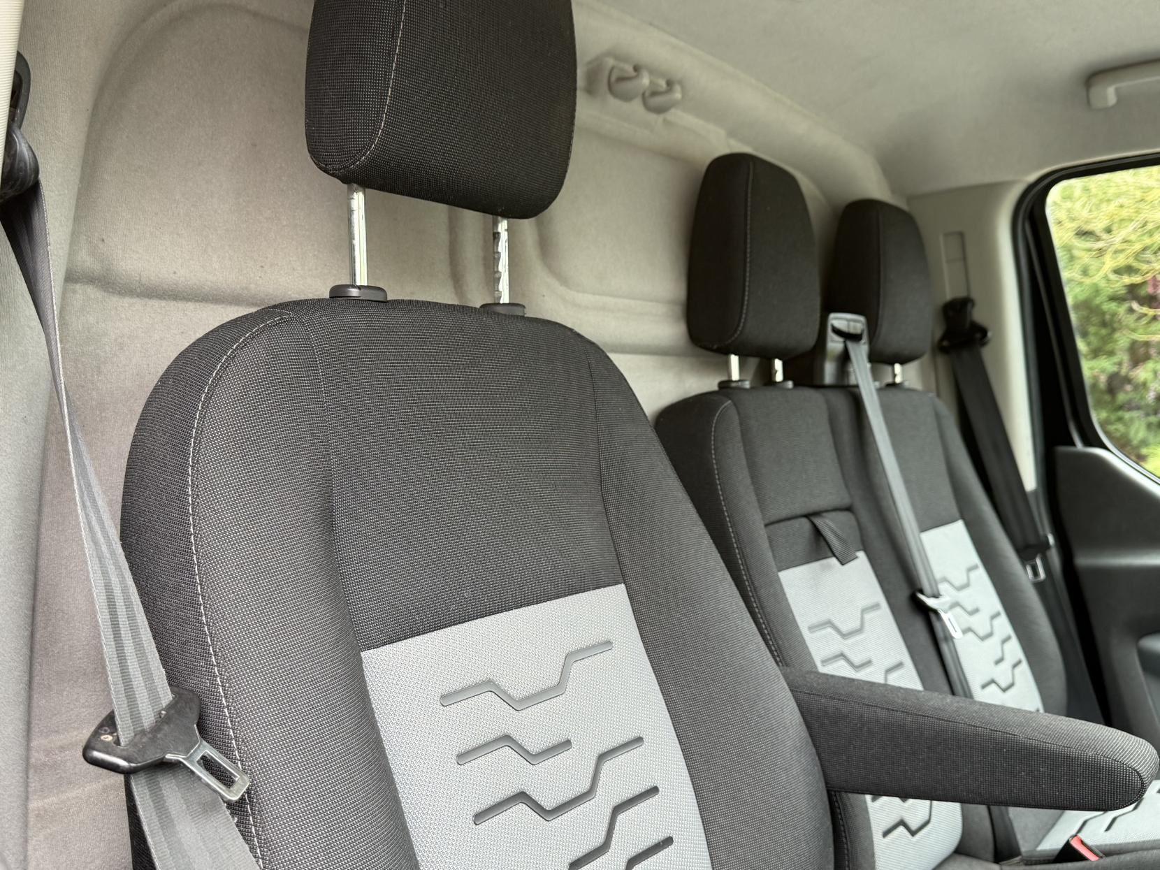 Ford Transit Custom 2.0 TDCi 290 Limited Panel Van 5dr Diesel Manual L1 H1 (157 g/km, 168 bhp)