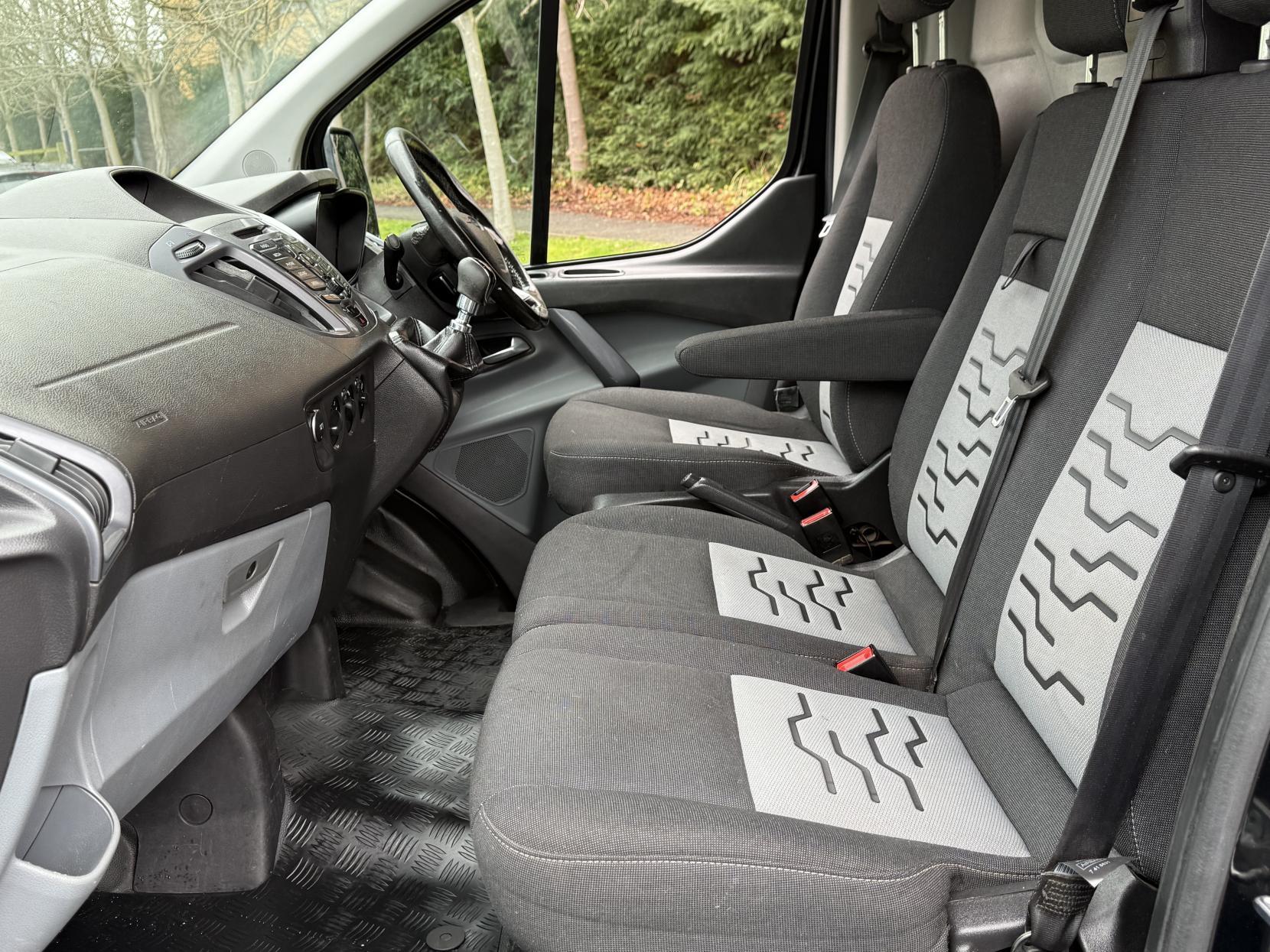 Ford Transit Custom 2.0 TDCi 290 Limited Panel Van 5dr Diesel Manual L1 H1 (157 g/km, 168 bhp)