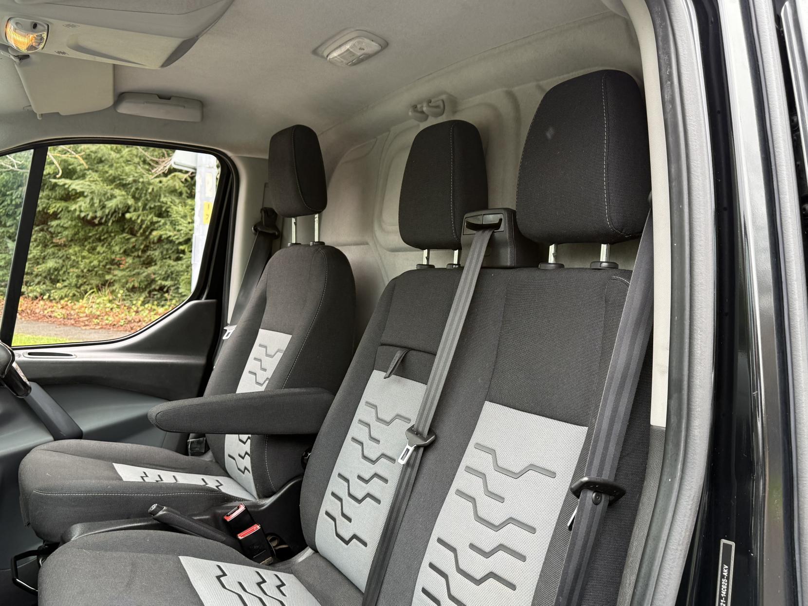 Ford Transit Custom 2.0 TDCi 290 Limited Panel Van 5dr Diesel Manual L1 H1 (157 g/km, 168 bhp)