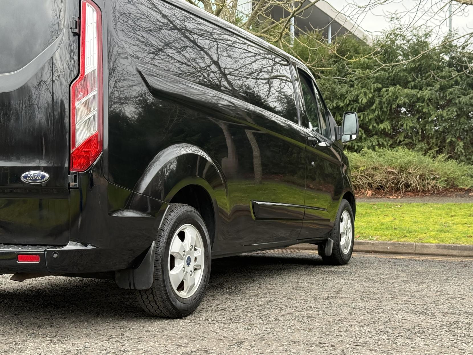 Ford Transit Custom 2.0 TDCi 290 Limited Panel Van 5dr Diesel Manual L1 H1 (157 g/km, 168 bhp)