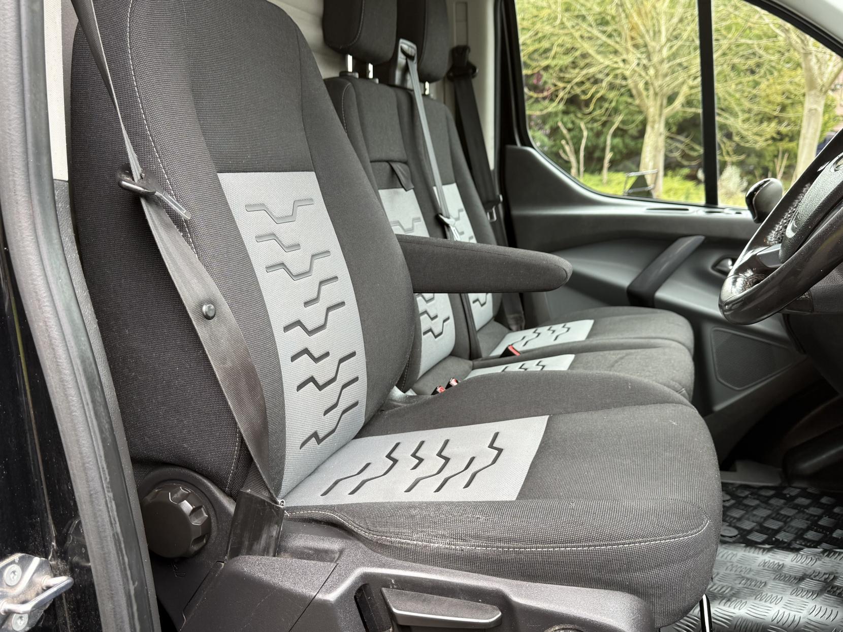 Ford Transit Custom 2.0 TDCi 290 Limited Panel Van 5dr Diesel Manual L1 H1 (157 g/km, 168 bhp)