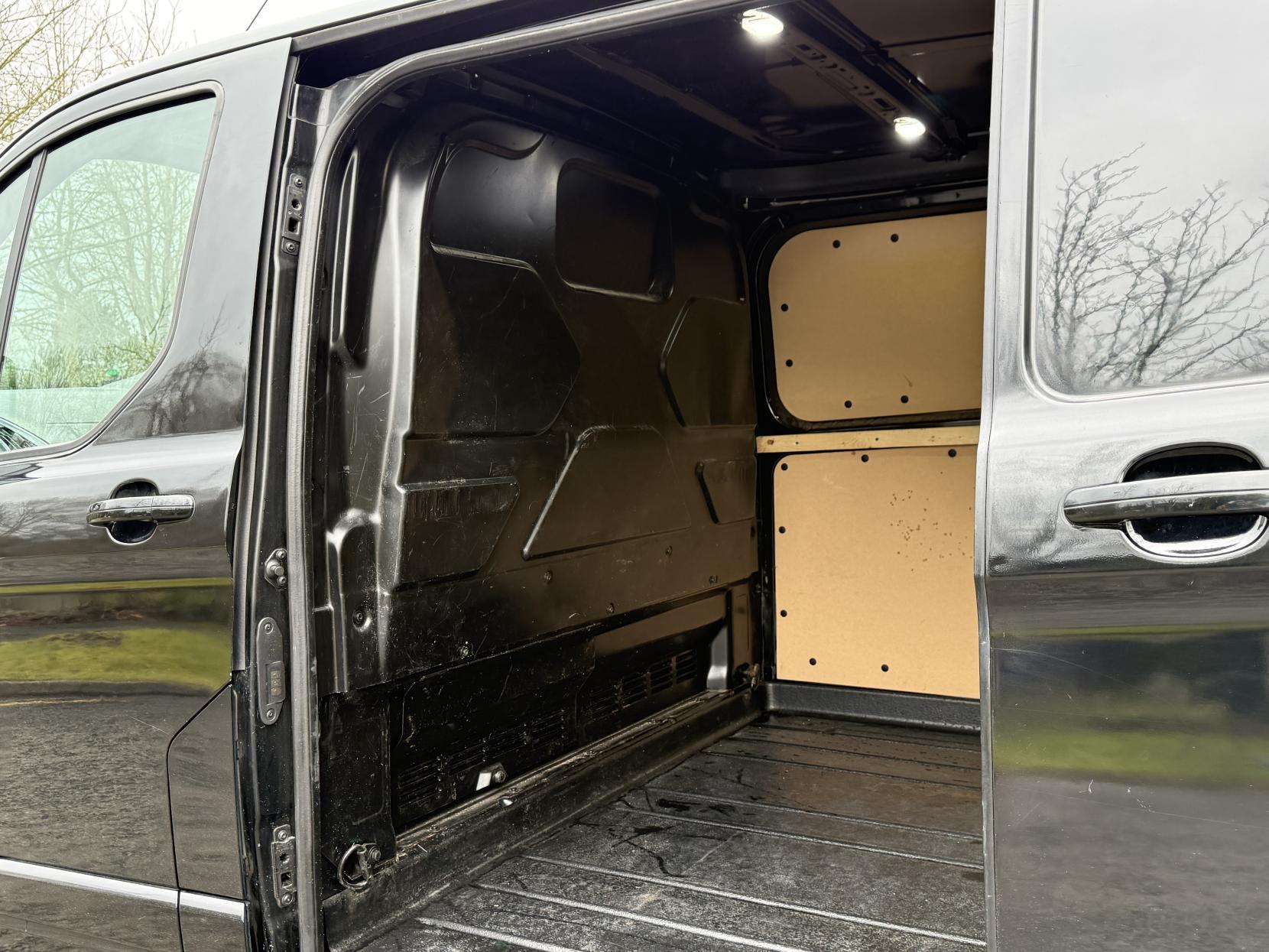 Ford Transit Custom 2.0 TDCi 290 Limited Panel Van 5dr Diesel Manual L1 H1 (157 g/km, 168 bhp)