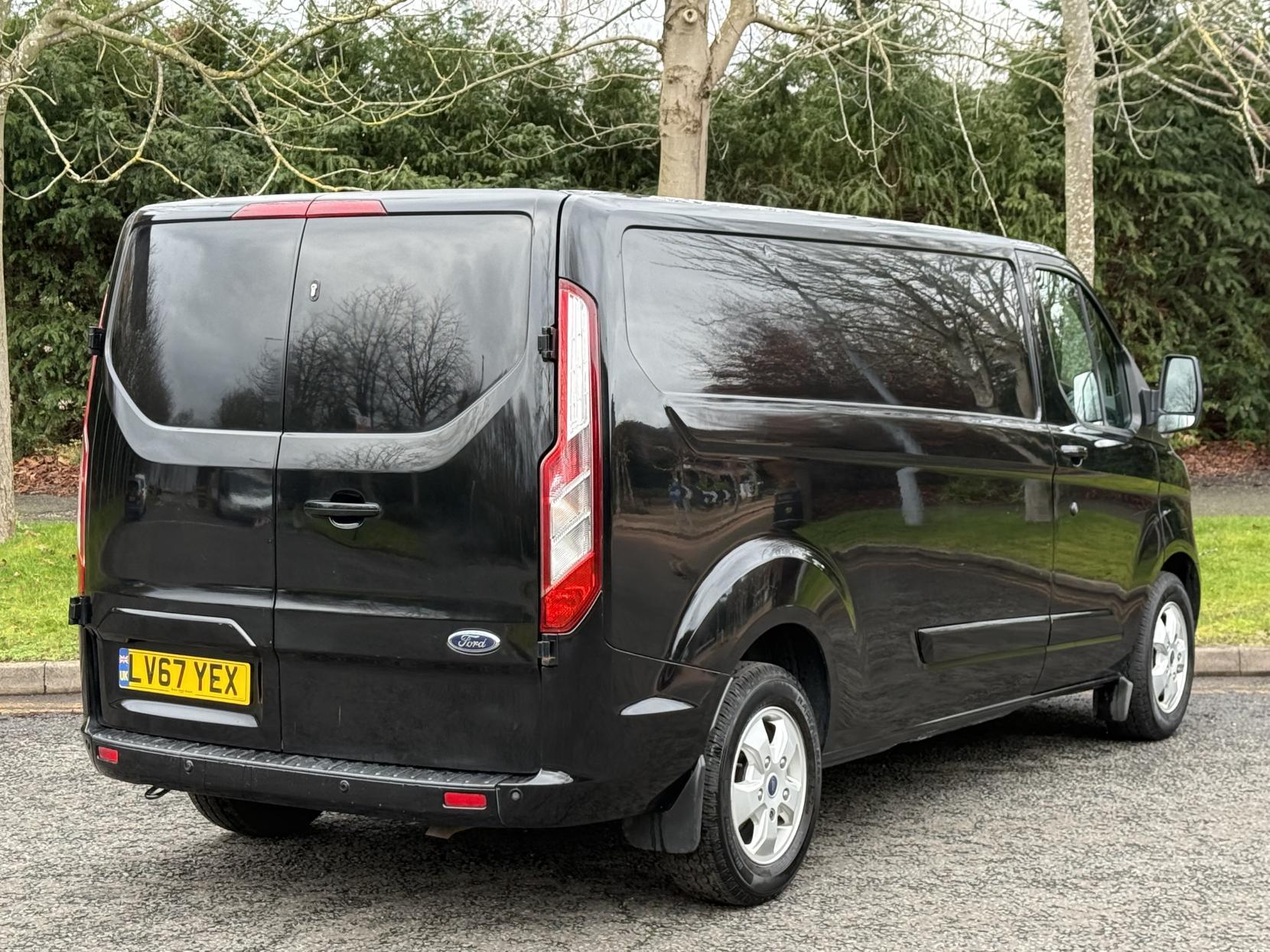 Ford Transit Custom 2.0 TDCi 290 Limited Panel Van 5dr Diesel Manual L1 H1 (157 g/km, 168 bhp)