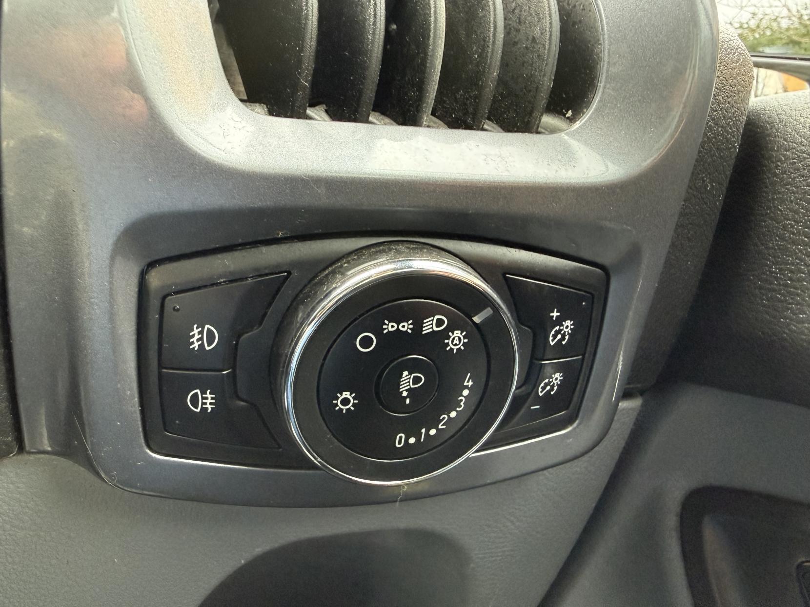 Ford Transit Custom 2.0 TDCi 290 Limited Panel Van 5dr Diesel Manual L1 H1 (157 g/km, 168 bhp)