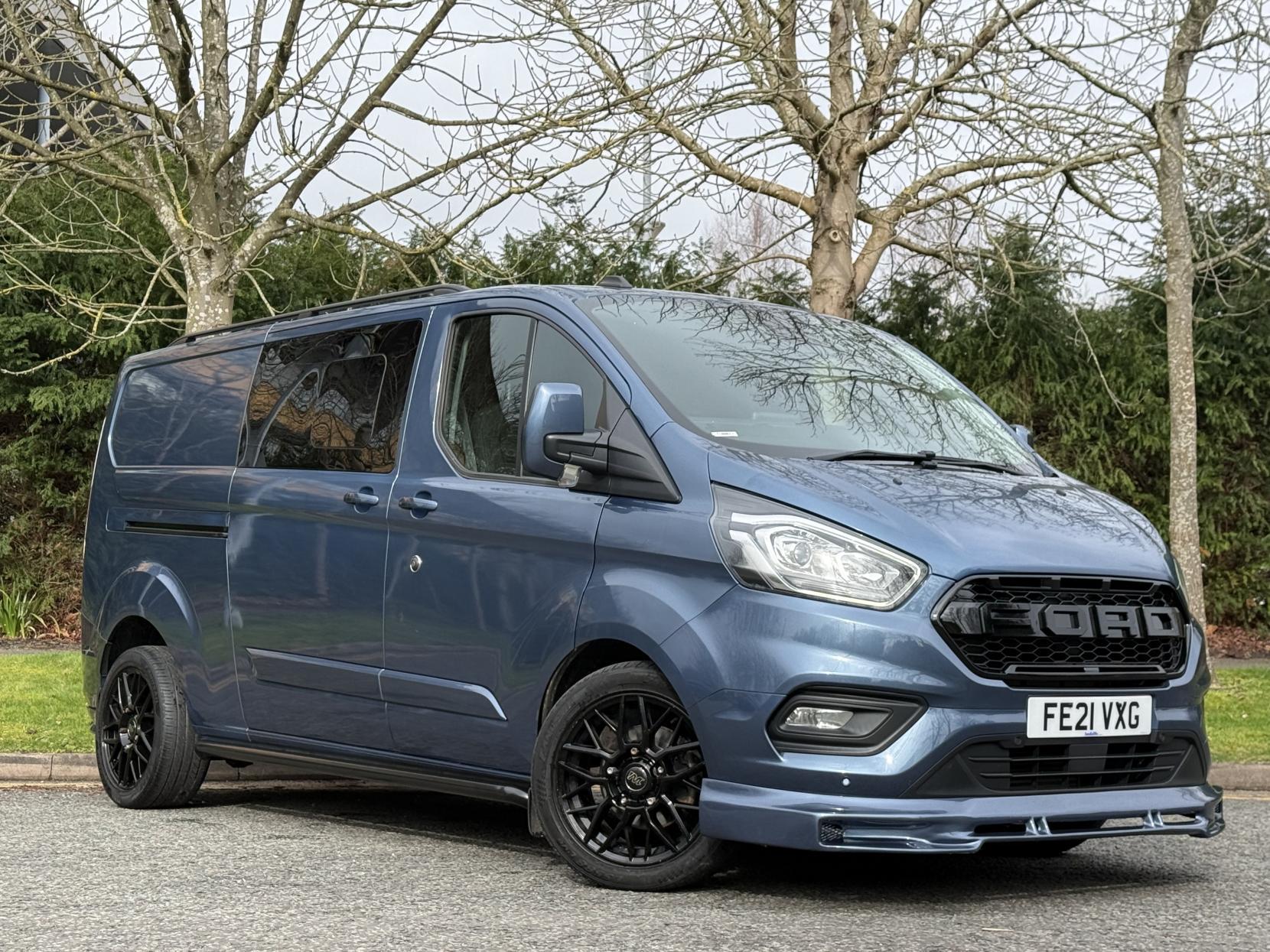 Ford Transit Custom 2.0 320 EcoBlue Limited Crew Van Double Cab 5dr Diesel Auto L2 H1 Euro 6 (s/s) (6 Seat) (170 ps)