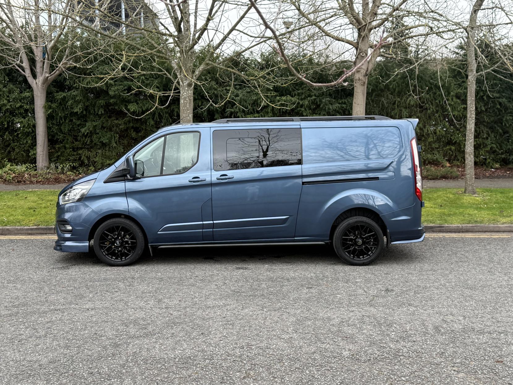 Ford Transit Custom 2.0 320 EcoBlue Limited Crew Van Double Cab 5dr Diesel Auto L2 H1 Euro 6 (s/s) (6 Seat) (170 ps)