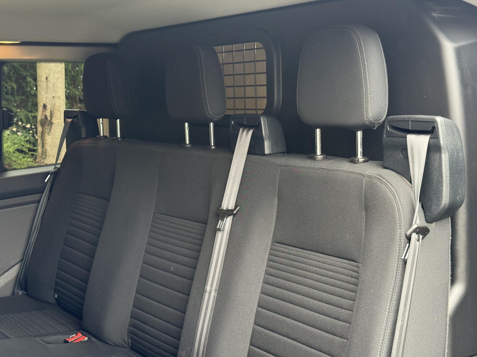 Ford Transit Custom 2.0 320 EcoBlue Limited Crew Van Double Cab 5dr Diesel Auto L2 H1 Euro 6 (s/s) (6 Seat) (170 ps)