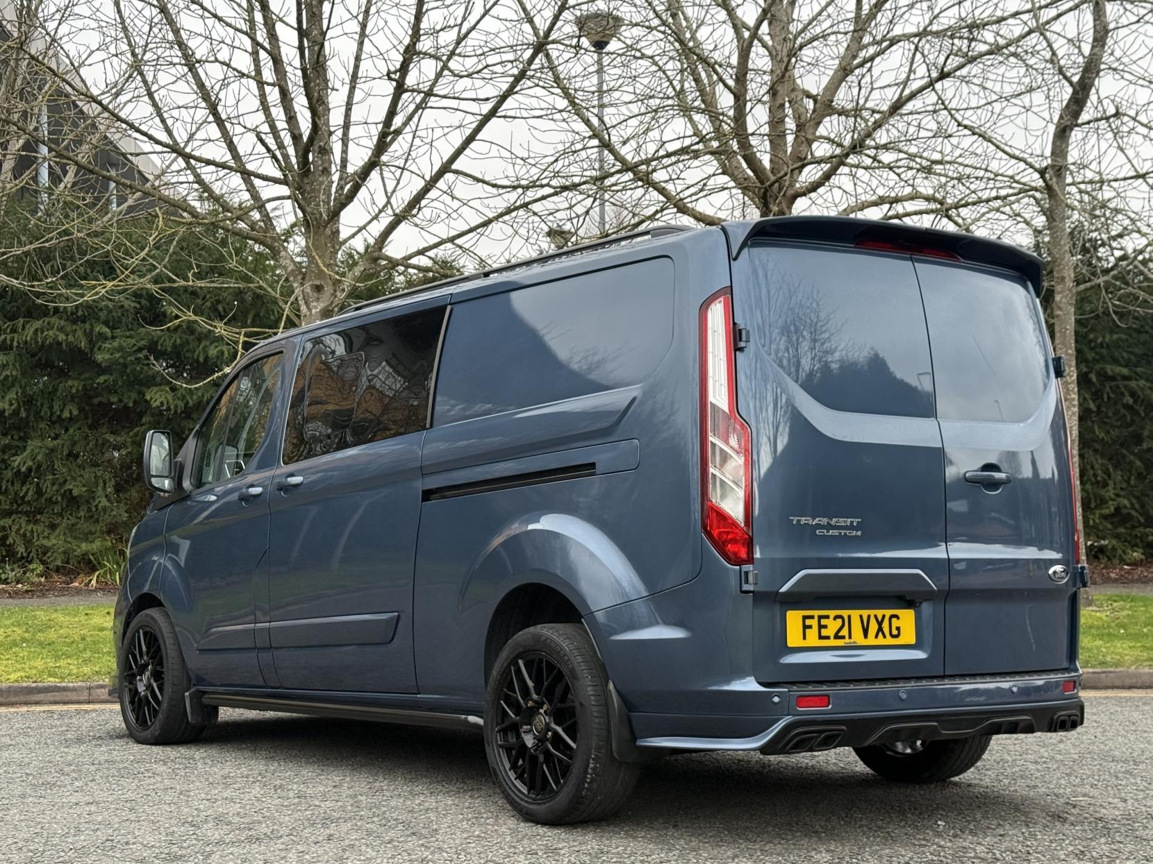 Ford Transit Custom 2.0 320 EcoBlue Limited Crew Van Double Cab 5dr Diesel Auto L2 H1 Euro 6 (s/s) (6 Seat) (170 ps)