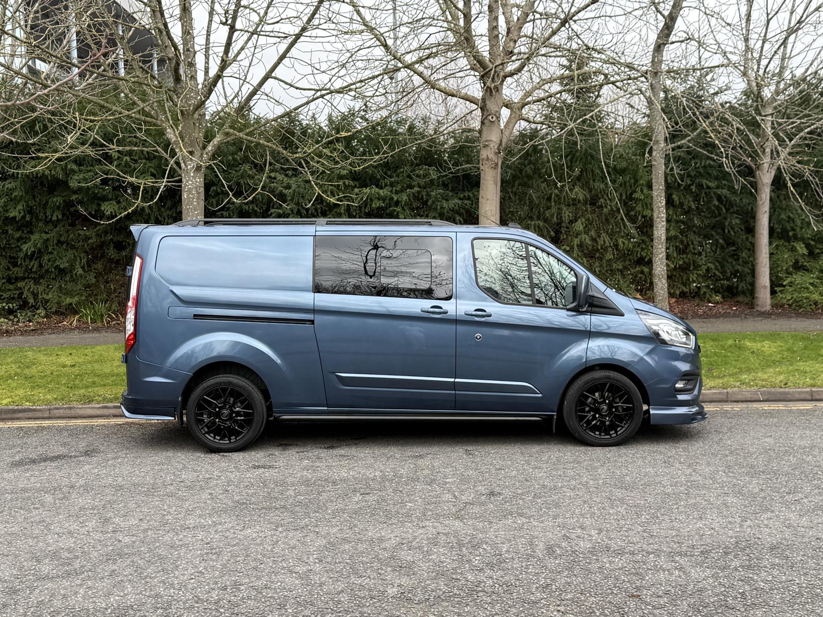 Ford Transit Custom 2.0 320 EcoBlue Limited Crew Van Double Cab 5dr Diesel Auto L2 H1 Euro 6 (s/s) (6 Seat) (170 ps)