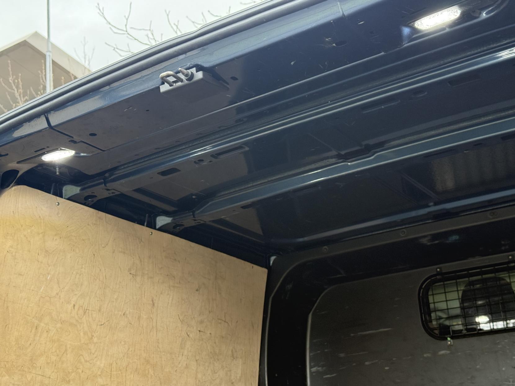 Ford Transit Custom 2.0 320 EcoBlue Limited Crew Van Double Cab 5dr Diesel Auto L2 H1 Euro 6 (s/s) (6 Seat) (170 ps)