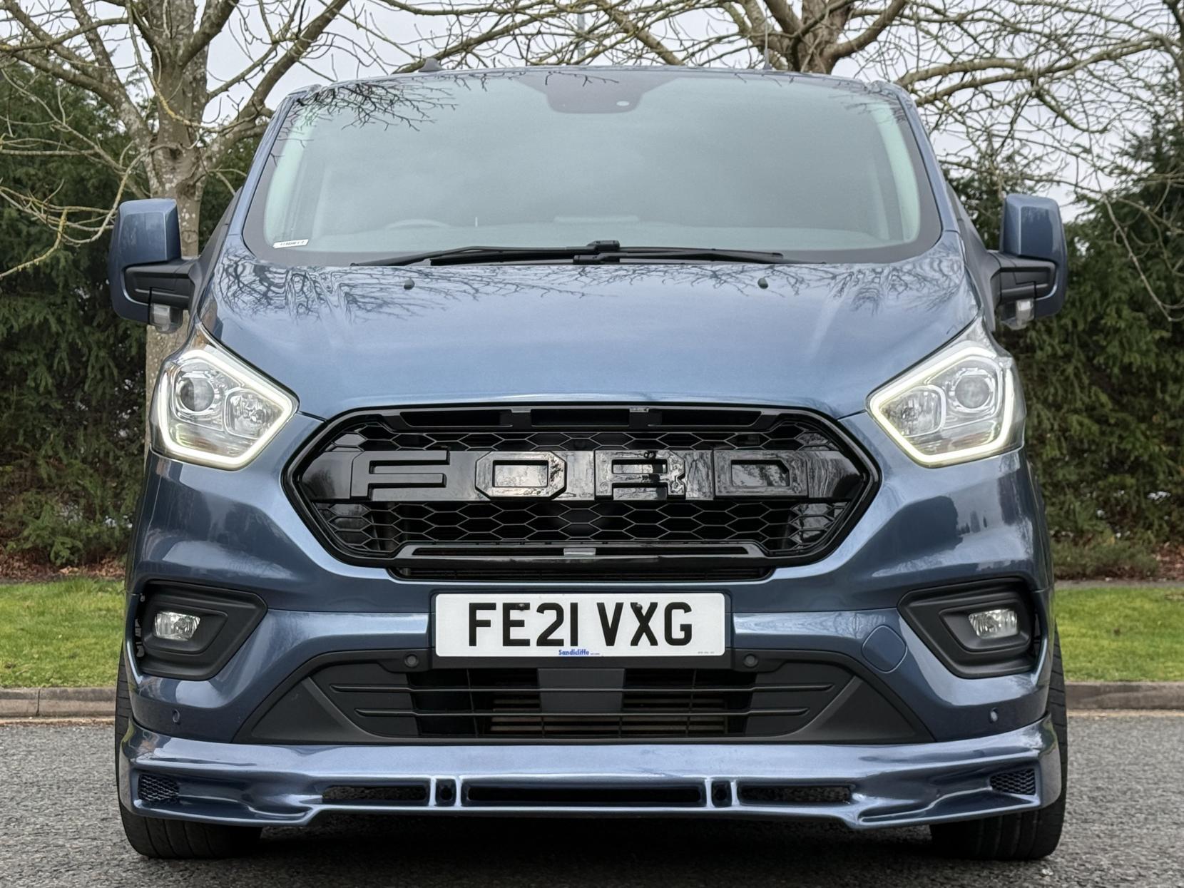 Ford Transit Custom 2.0 320 EcoBlue Limited Crew Van Double Cab 5dr Diesel Auto L2 H1 Euro 6 (s/s) (6 Seat) (170 ps)