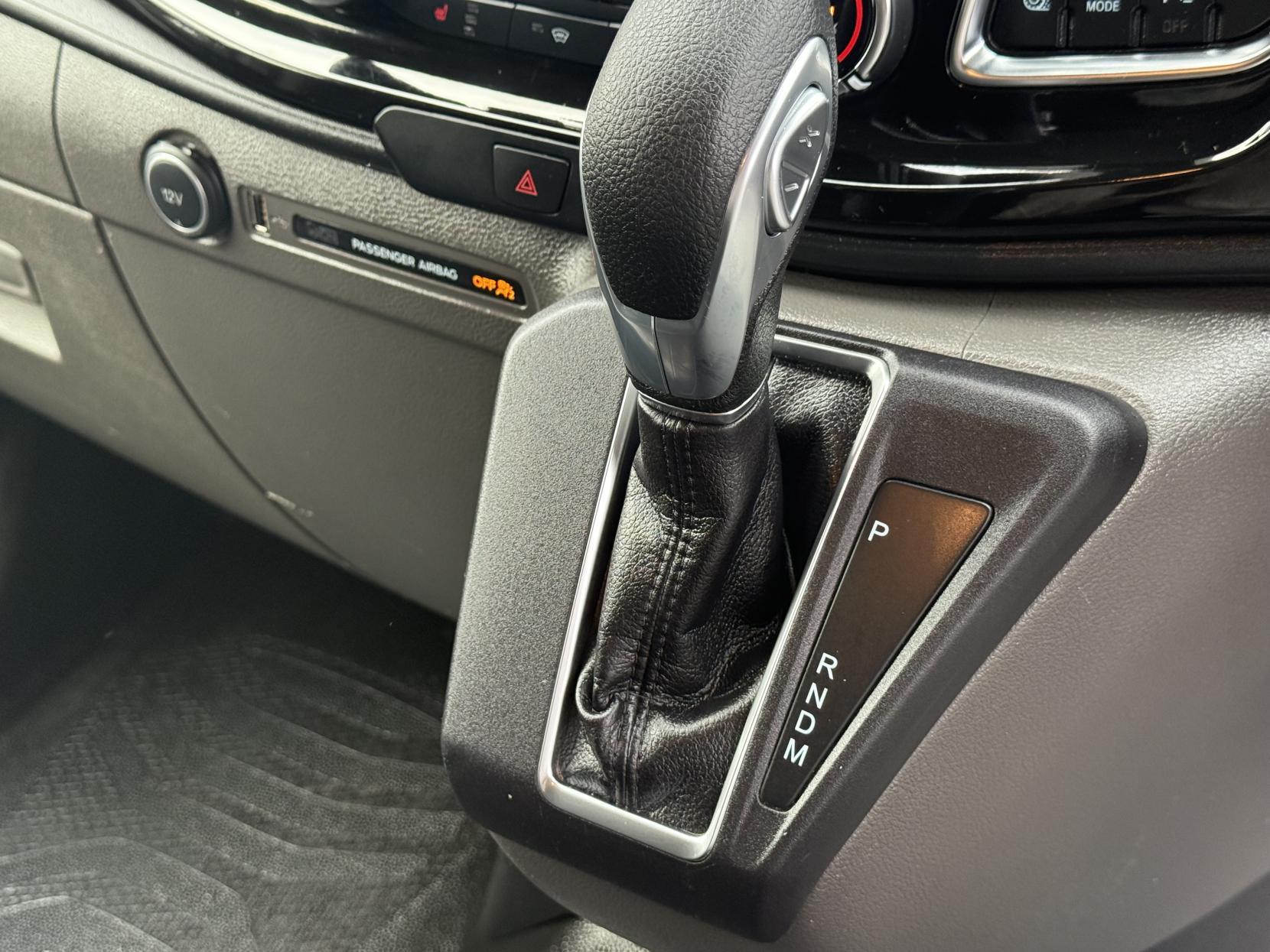 Ford Transit Custom 2.0 320 EcoBlue Limited Crew Van Double Cab 5dr Diesel Auto L2 H1 Euro 6 (s/s) (6 Seat) (170 ps)