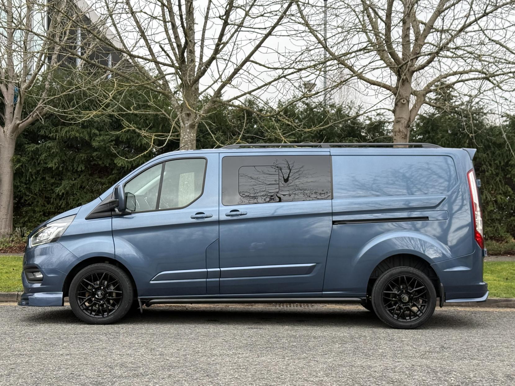 Ford Transit Custom 2.0 320 EcoBlue Limited Crew Van Double Cab 5dr Diesel Auto L2 H1 Euro 6 (s/s) (6 Seat) (170 ps)