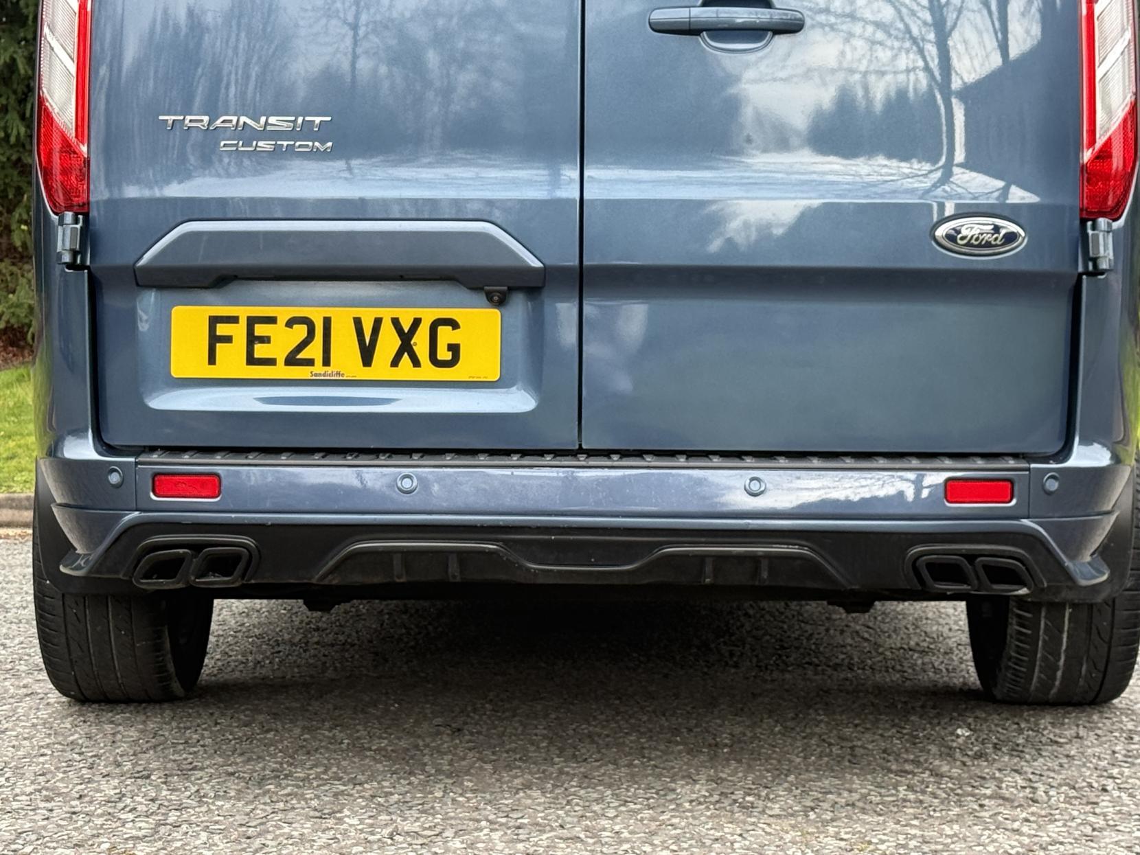 Ford Transit Custom 2.0 320 EcoBlue Limited Crew Van Double Cab 5dr Diesel Auto L2 H1 Euro 6 (s/s) (6 Seat) (170 ps)