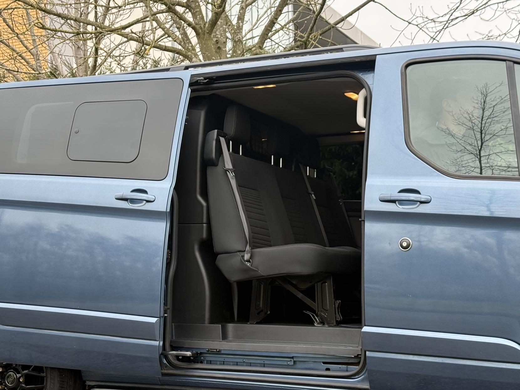 Ford Transit Custom 2.0 320 EcoBlue Limited Crew Van Double Cab 5dr Diesel Auto L2 H1 Euro 6 (s/s) (6 Seat) (170 ps)