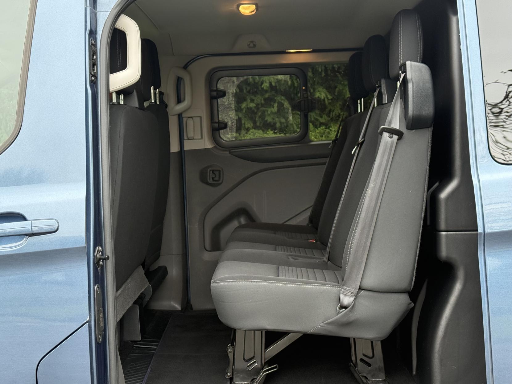 Ford Transit Custom 2.0 320 EcoBlue Limited Crew Van Double Cab 5dr Diesel Auto L2 H1 Euro 6 (s/s) (6 Seat) (170 ps)