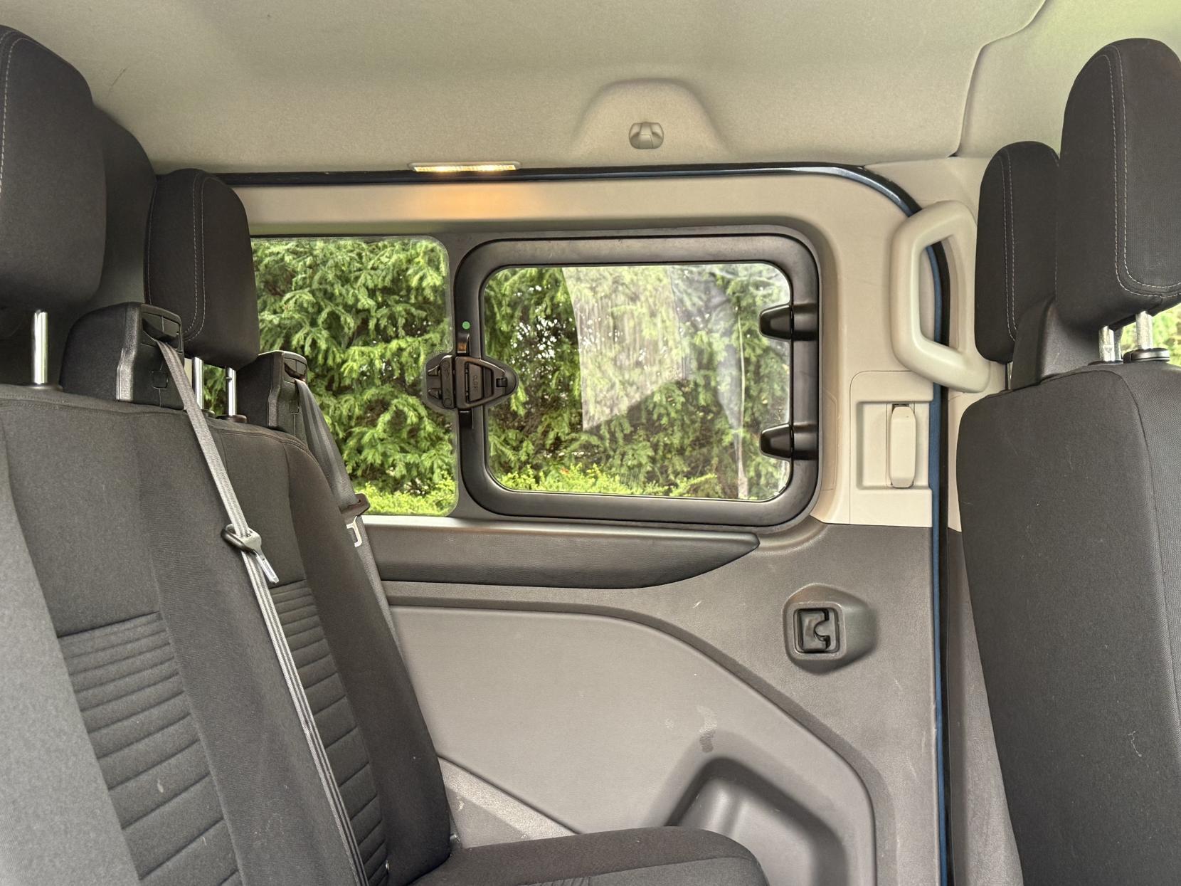 Ford Transit Custom 2.0 320 EcoBlue Limited Crew Van Double Cab 5dr Diesel Auto L2 H1 Euro 6 (s/s) (6 Seat) (170 ps)