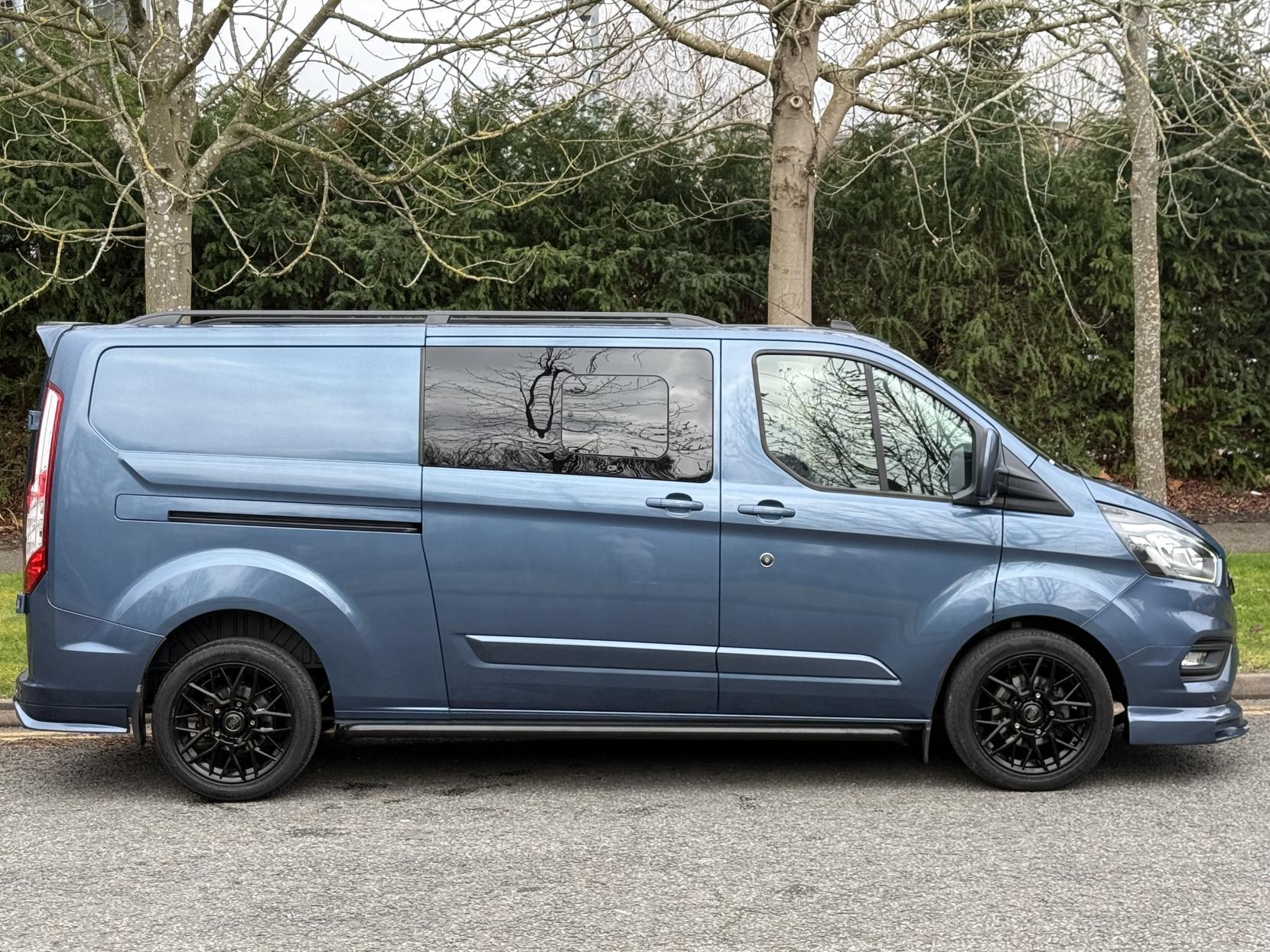 Ford Transit Custom 2.0 320 EcoBlue Limited Crew Van Double Cab 5dr Diesel Auto L2 H1 Euro 6 (s/s) (6 Seat) (170 ps)