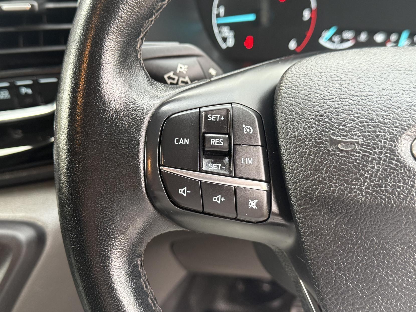 Ford Transit Custom 2.0 320 EcoBlue Limited Crew Van Double Cab 5dr Diesel Auto L2 H1 Euro 6 (s/s) (6 Seat) (170 ps)