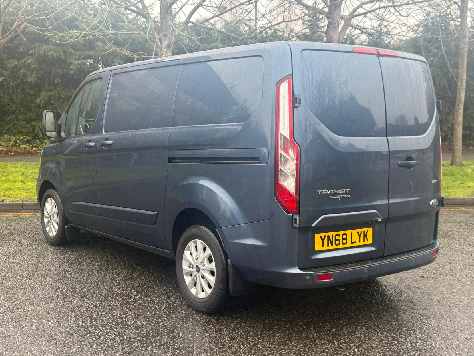Ford Transit Custom 2.0 280 EcoBlue Limited Panel Van 5dr Diesel Manual L1 H1 Euro 6 (130 ps)
