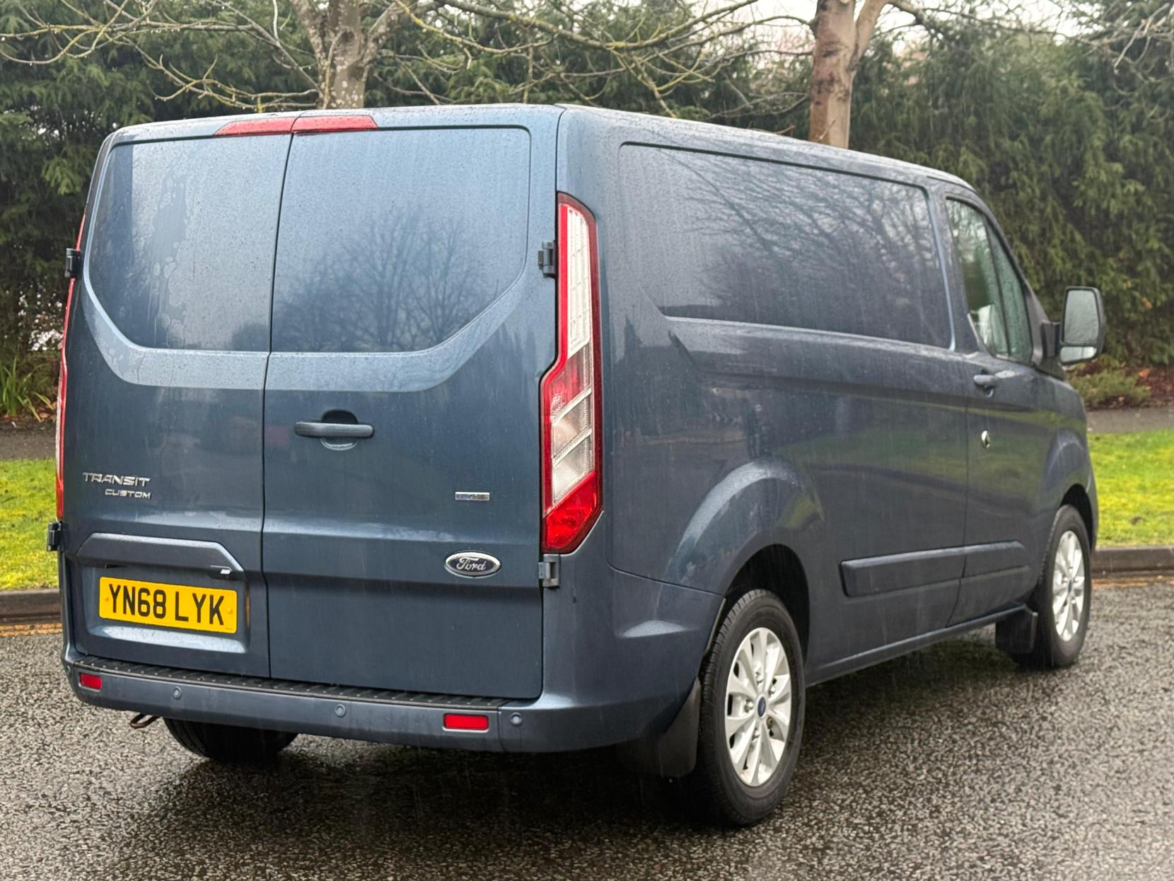 Ford Transit Custom 2.0 280 EcoBlue Limited Panel Van 5dr Diesel Manual L1 H1 Euro 6 (130 ps)