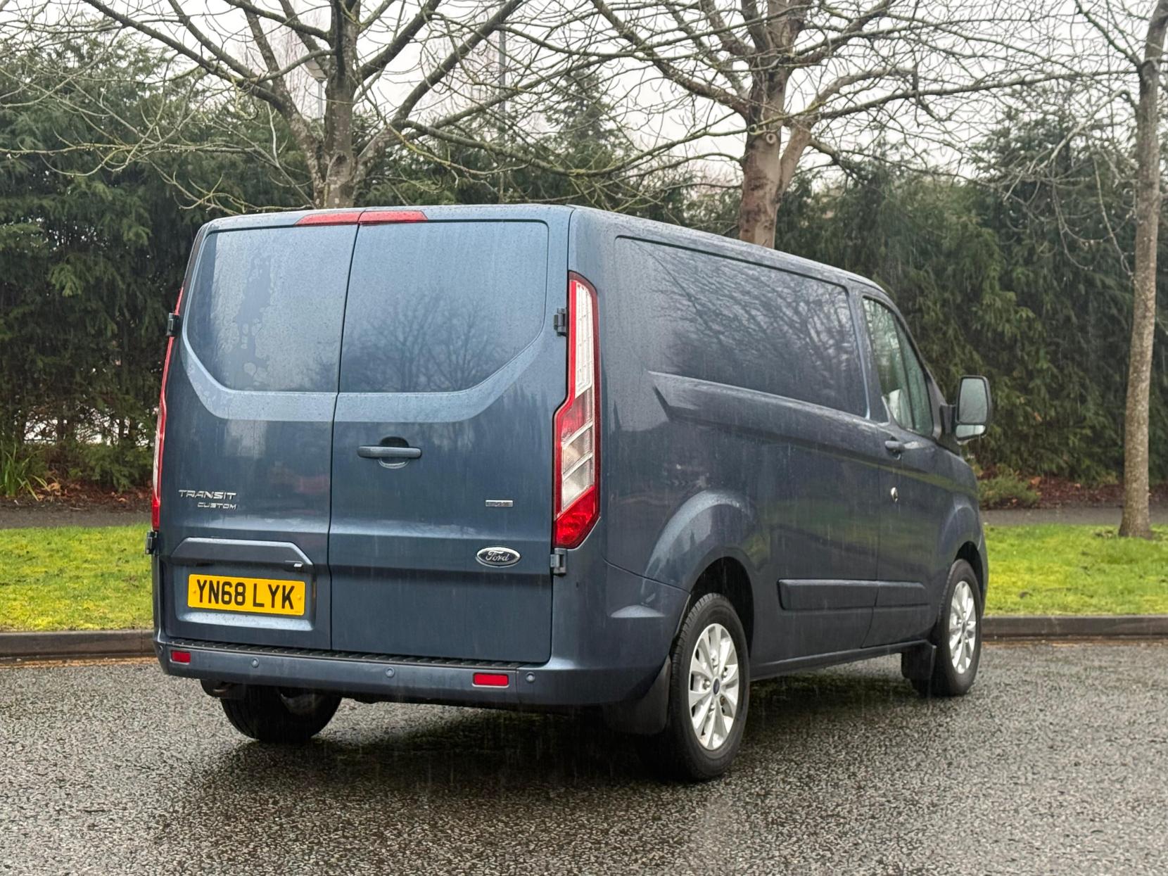 Ford Transit Custom 2.0 280 EcoBlue Limited Panel Van 5dr Diesel Manual L1 H1 Euro 6 (130 ps)