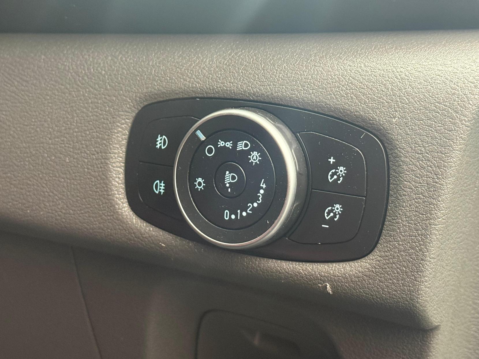 Ford Transit Custom 2.0 280 EcoBlue Limited Panel Van 5dr Diesel Manual L1 H1 Euro 6 (130 ps)